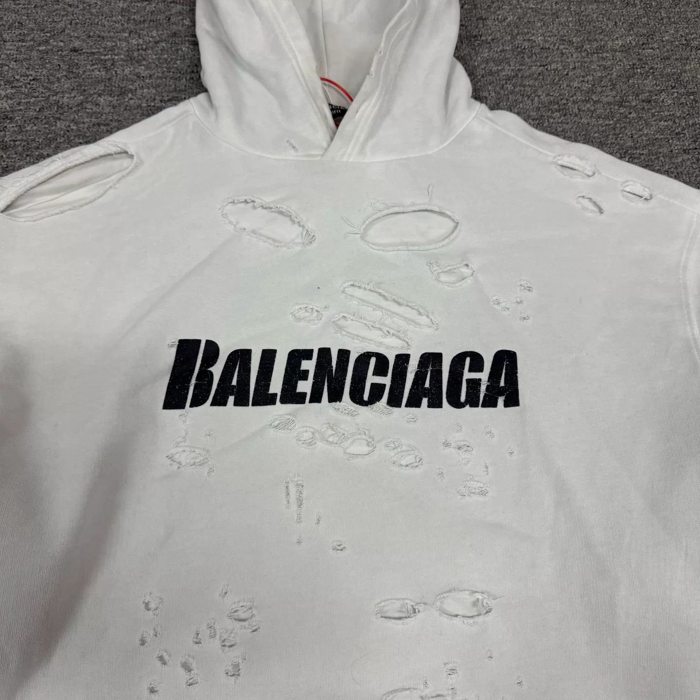 Balenciaga Balenciaga Distressed Caps Logo Fleece Sweatshirt Size XXS / US 00 / IT 34 - 5 Thumbnail