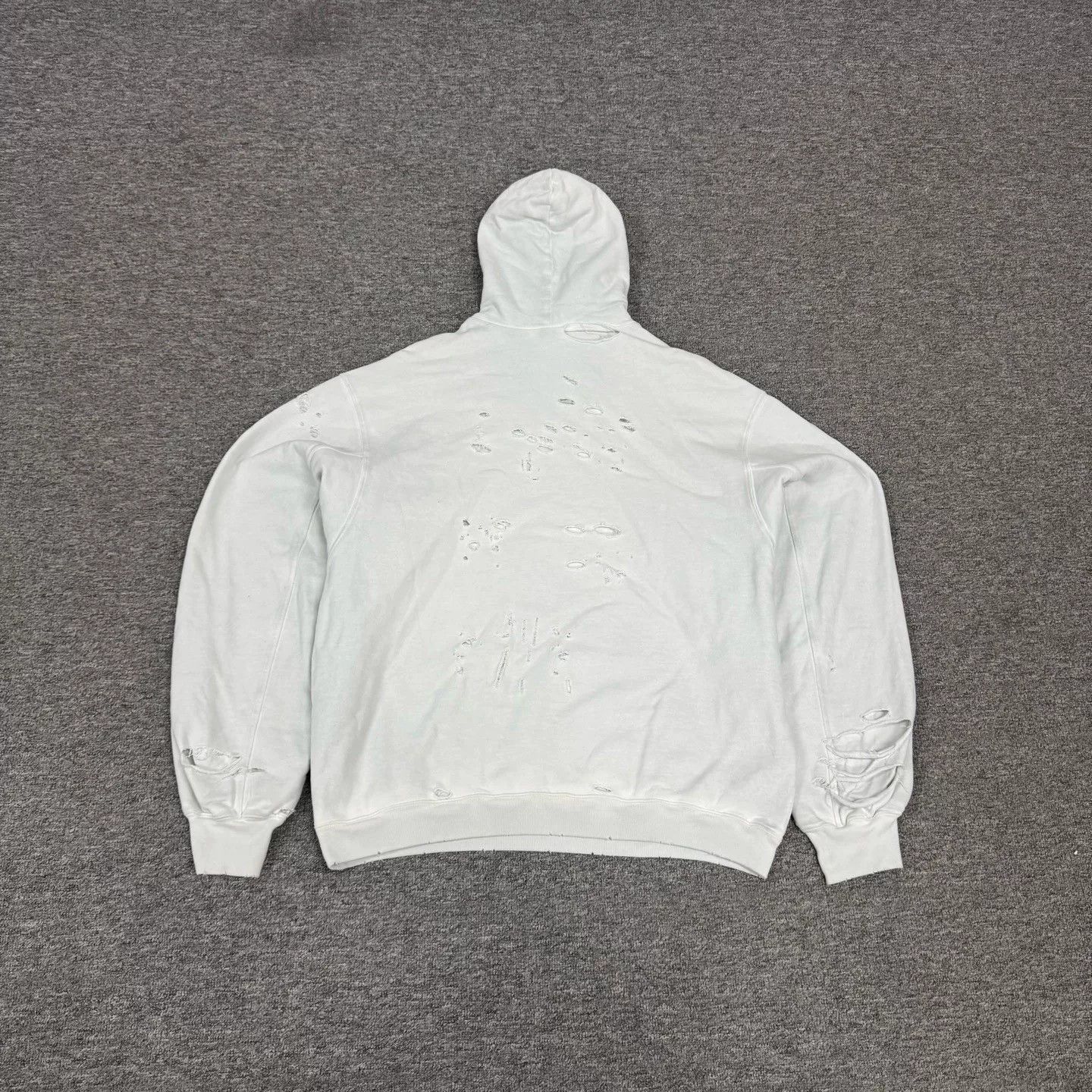 Balenciaga Balenciaga Distressed Caps Logo Fleece Sweatshirt Size XXS / US 00 / IT 34 - 2 Thumbnail