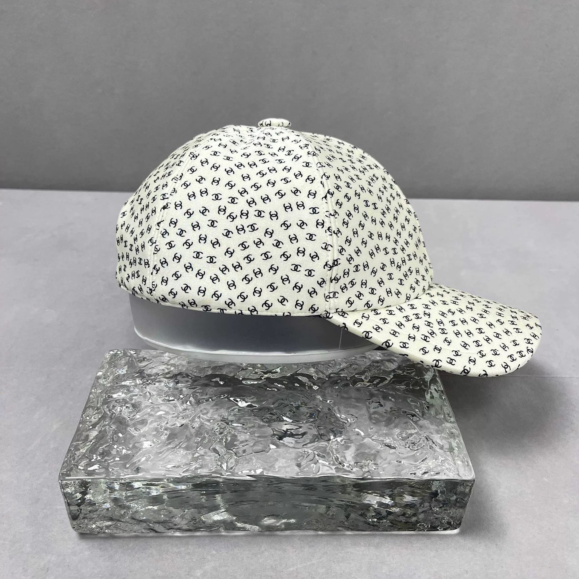 Chanel Chanel 2025 Coco Beach Logo Baseball Cap Size ONE SIZE - 4 Thumbnail