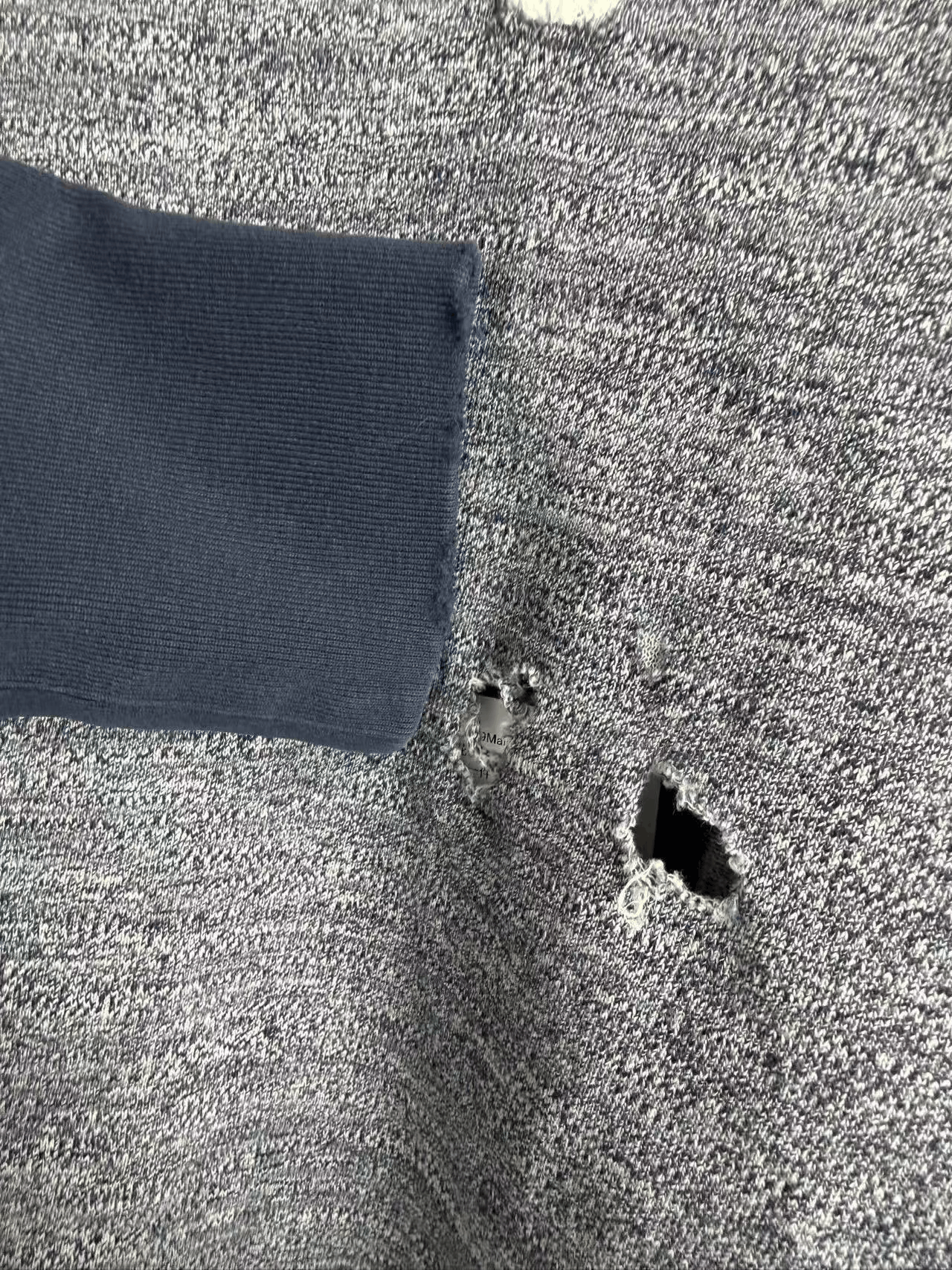 Maison Margiela Maison Margiela Moose Print Distressed Knit Size US S / EU 44-46 / 1 - 2 Thumbnail