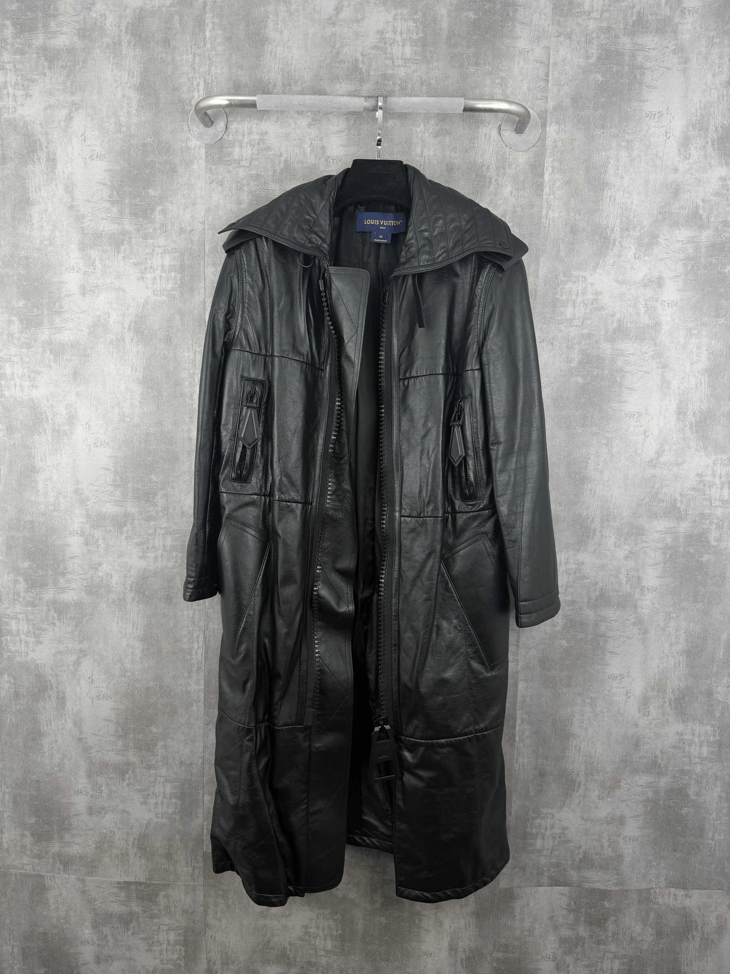Louis Vuitton Louis Vuitton Calfskin Zipper Collar Leather Jacket Size XS / US 0-2 / IT 36-38 - 2 Thumbnail
