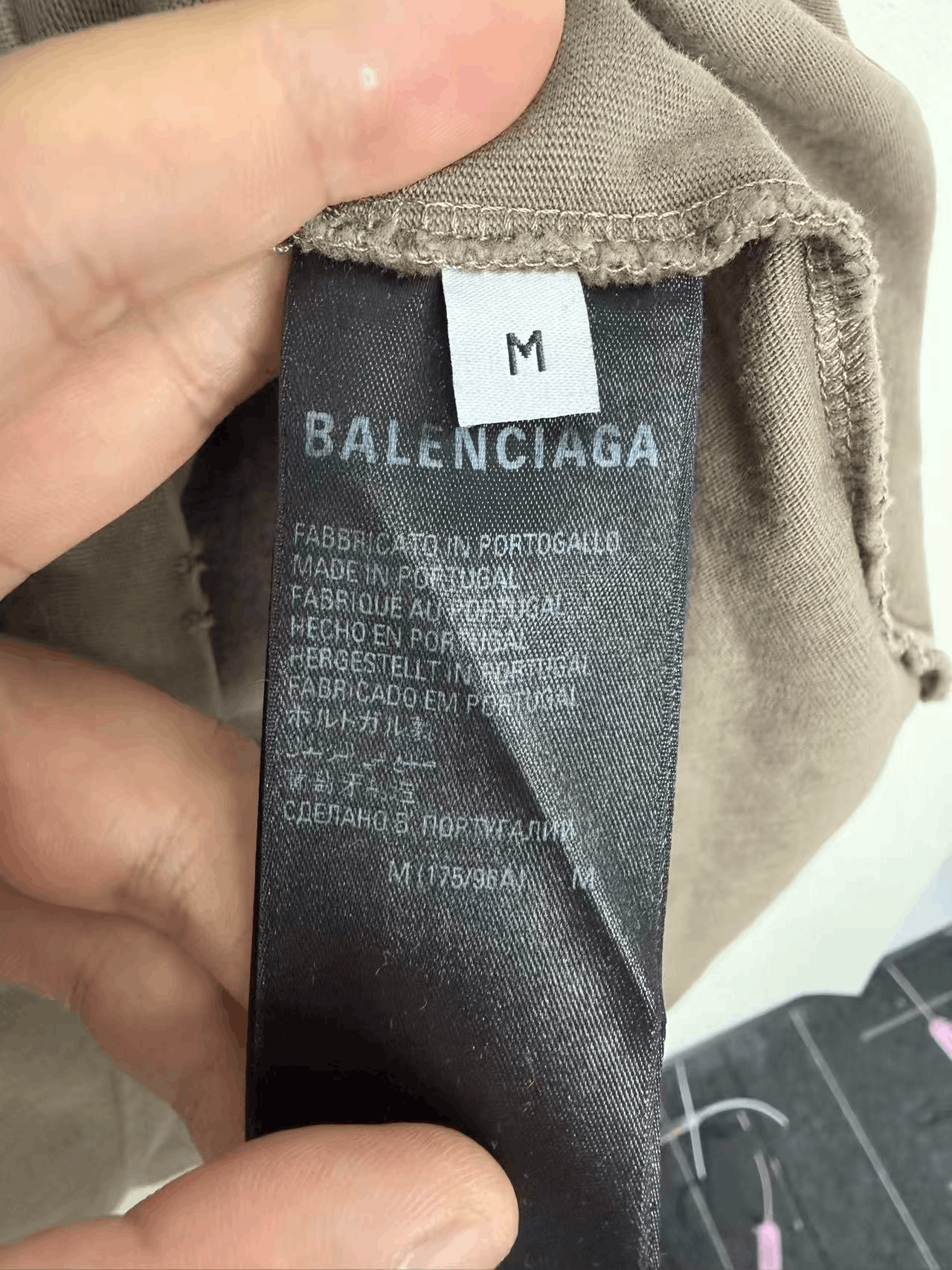 Balenciaga Balenciaga Destroyed Logo Short Sleeve Size US M / EU 48-50 / 2 - 5 Thumbnail