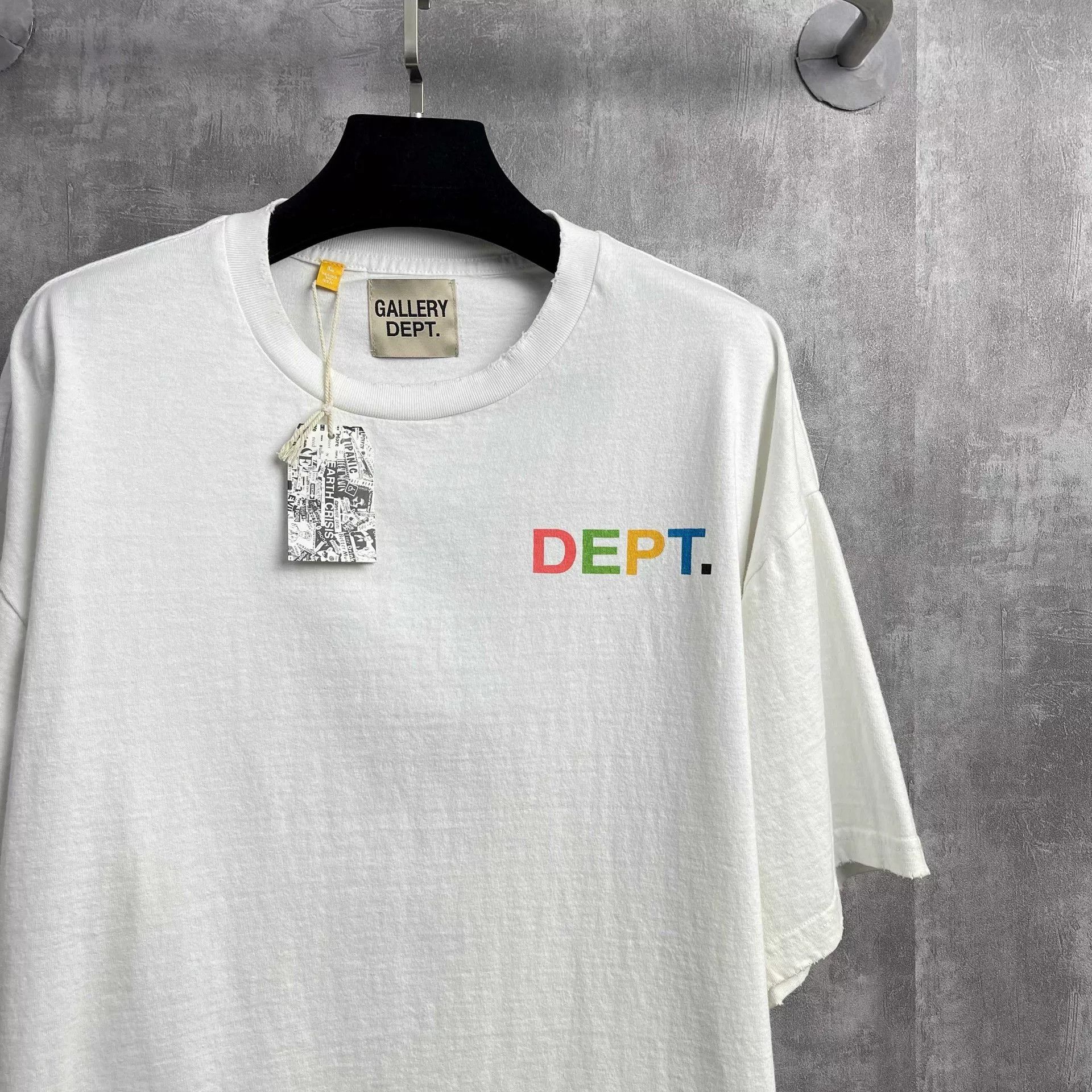 Gallery Dept. Gallery Dept Rainbow Letter Logo Tee Size US L / EU 52-54 / 3 - 2 Thumbnail