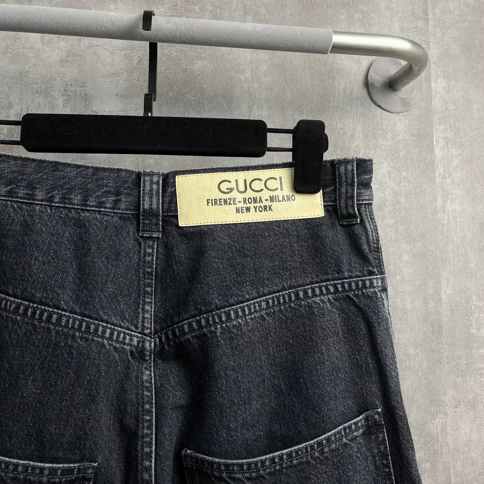 Gucci Gucci Washed Black Distressed Wide-Leg Jeans Size 30" / US 8 / IT 44 - 5 Thumbnail