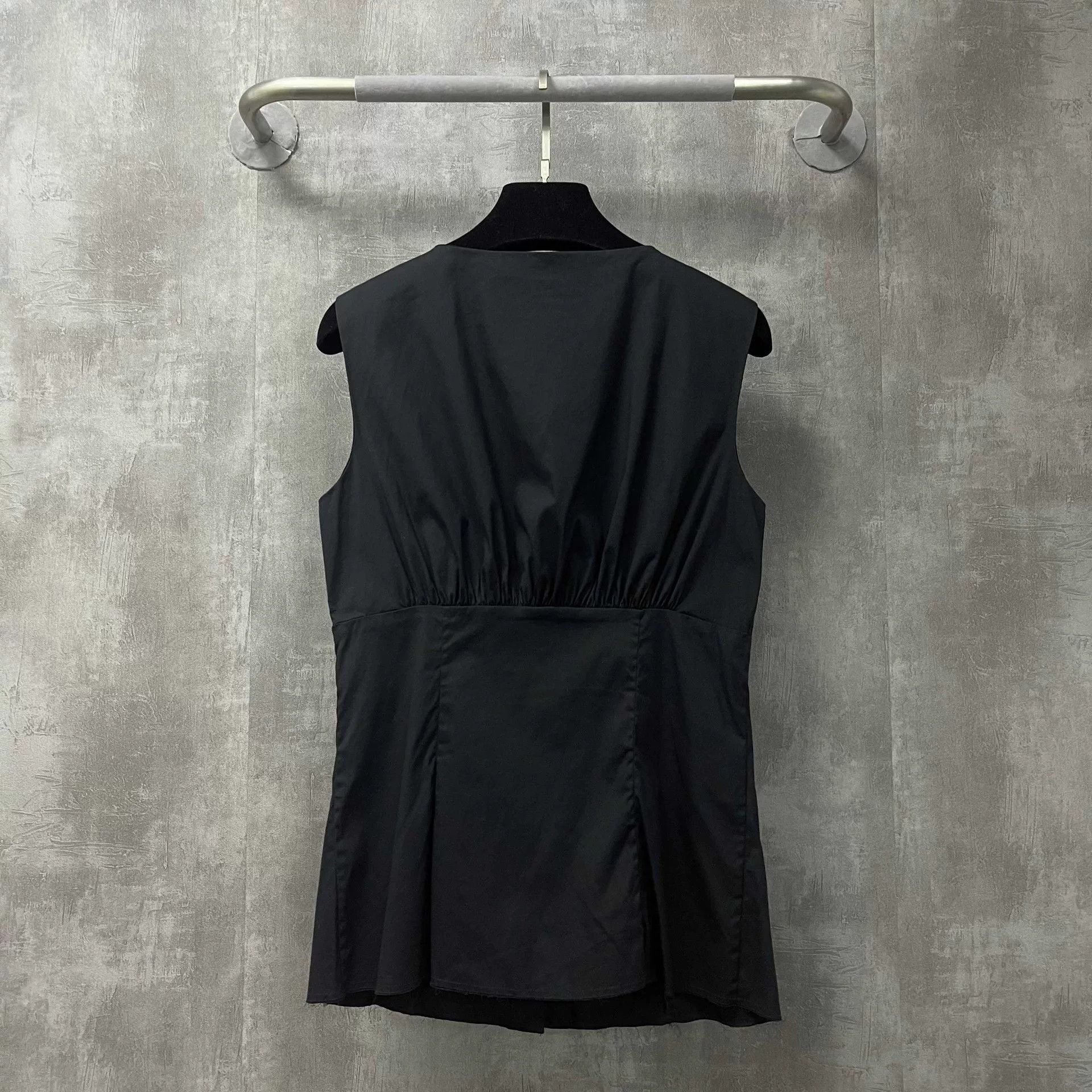 Prada Prada Pleated Sleeveless Dress Size M / US 6-8 / IT 42-44 - 3 Thumbnail