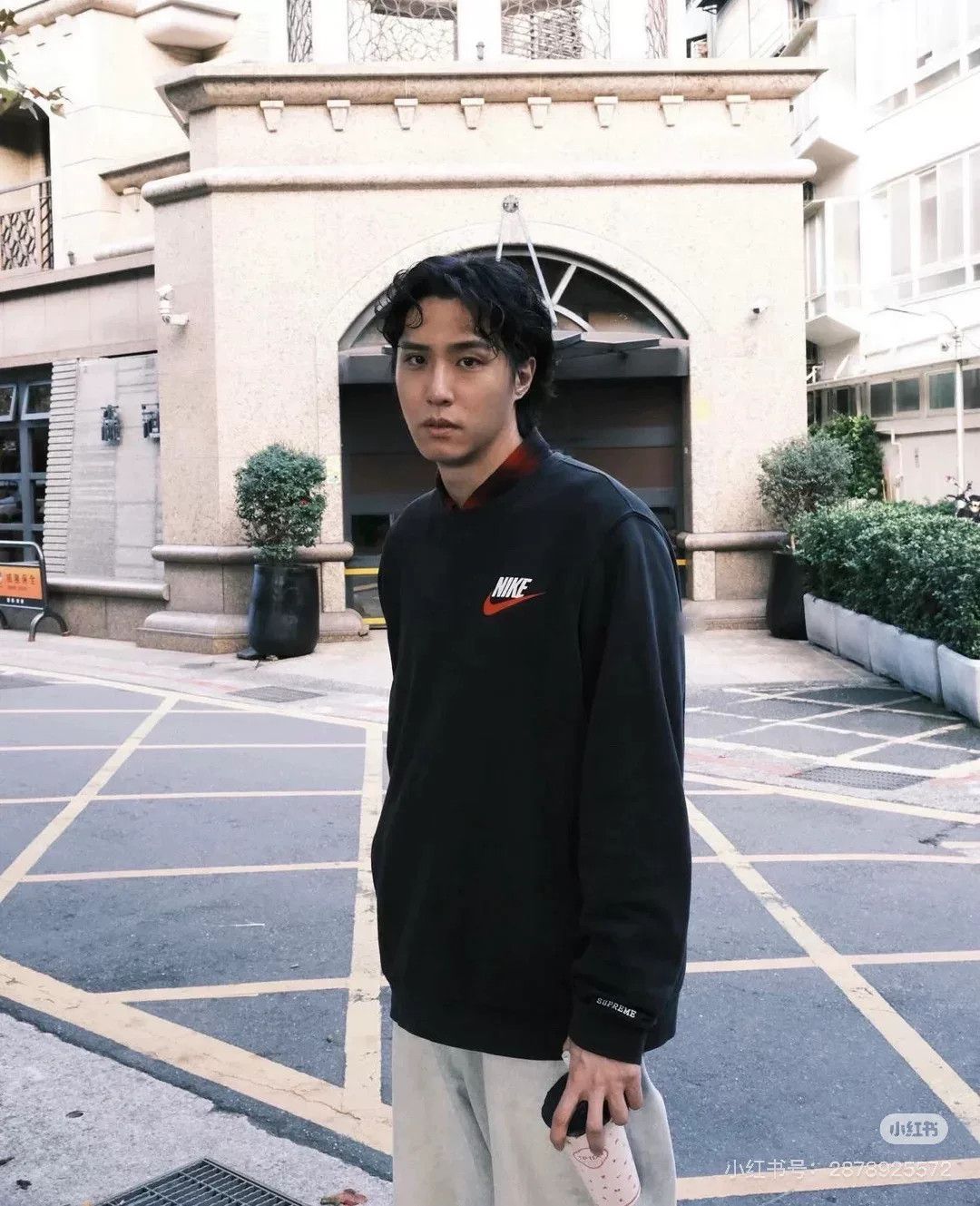 Supreme Supreme Nike Crewneck Logo Sweatshirt Size US L / EU 52-54 / 3 - 4 Thumbnail