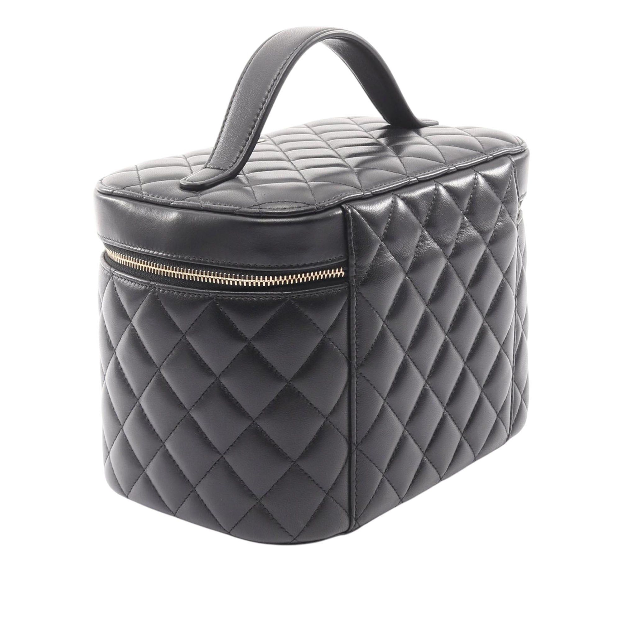 Chanel CC Quilted Lambskin Vanity Bag Size ONE SIZE - 2 Thumbnail