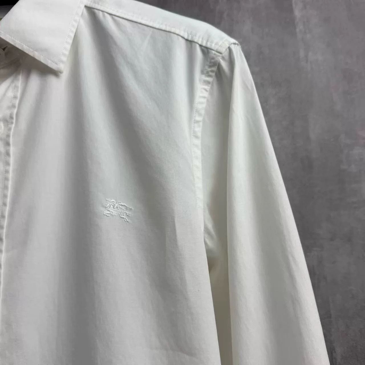 Burberry Burberry Check Lining Embroidered Knight Shirt Size US XS / EU 42 / 0 - 3 Thumbnail