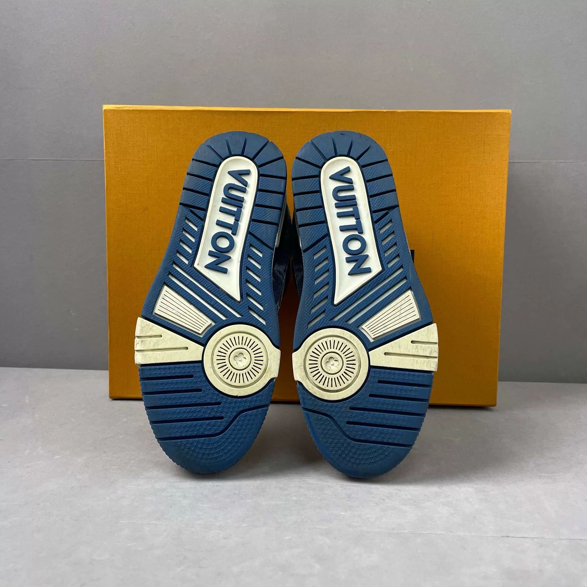 Louis Vuitton Louis Vuitton LV Trainer White Blue Size US 5.5 / IT 35.5 - 5 Thumbnail