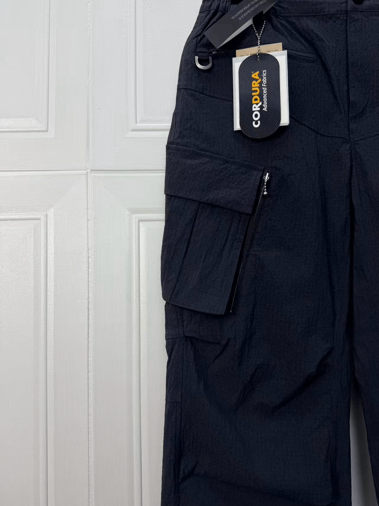 HIDEAWAYS Hide in Hills Distressed Cargo Nylon Pants Size US 26 / EU 42 - 2 Thumbnail