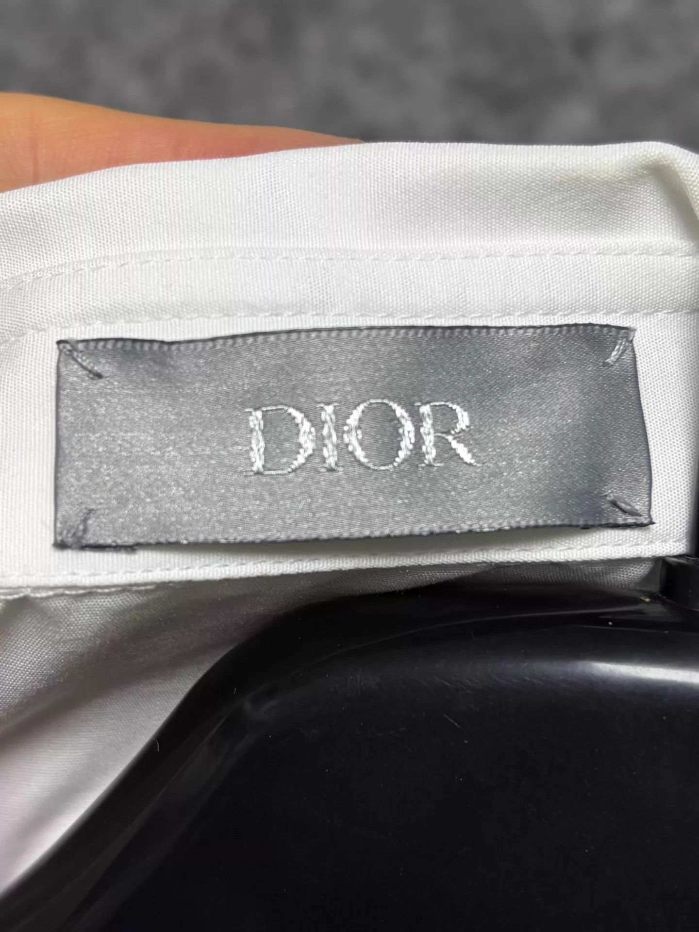 Dior White Button-Up Shirt with Embroidered Patches Size US M / EU 48-50 / 2 - 3 Thumbnail