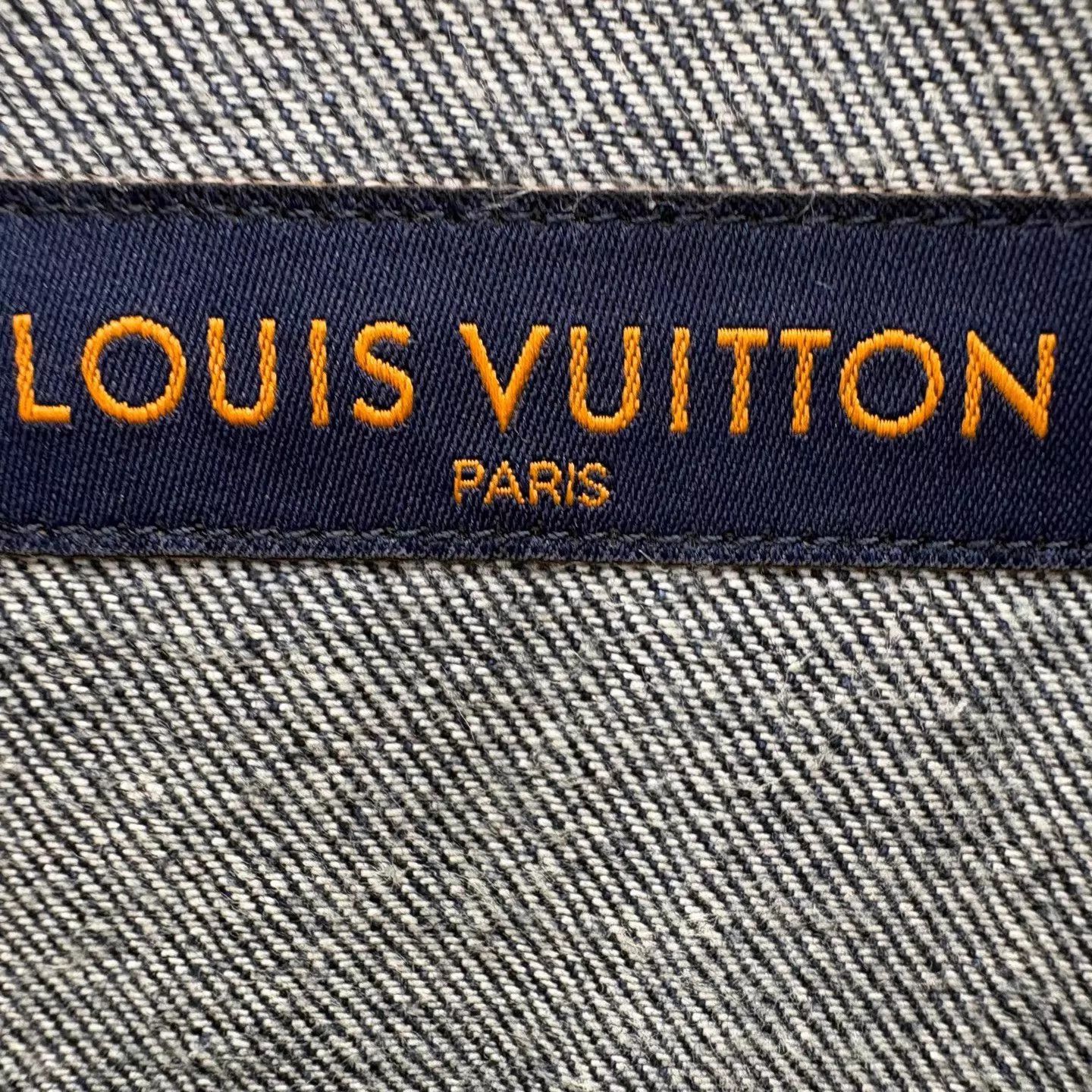 Louis Vuitton Blue Short-Sleeve Button-Up Shirt with Pattern Size US XL / EU 56 / 4 - 6 Thumbnail