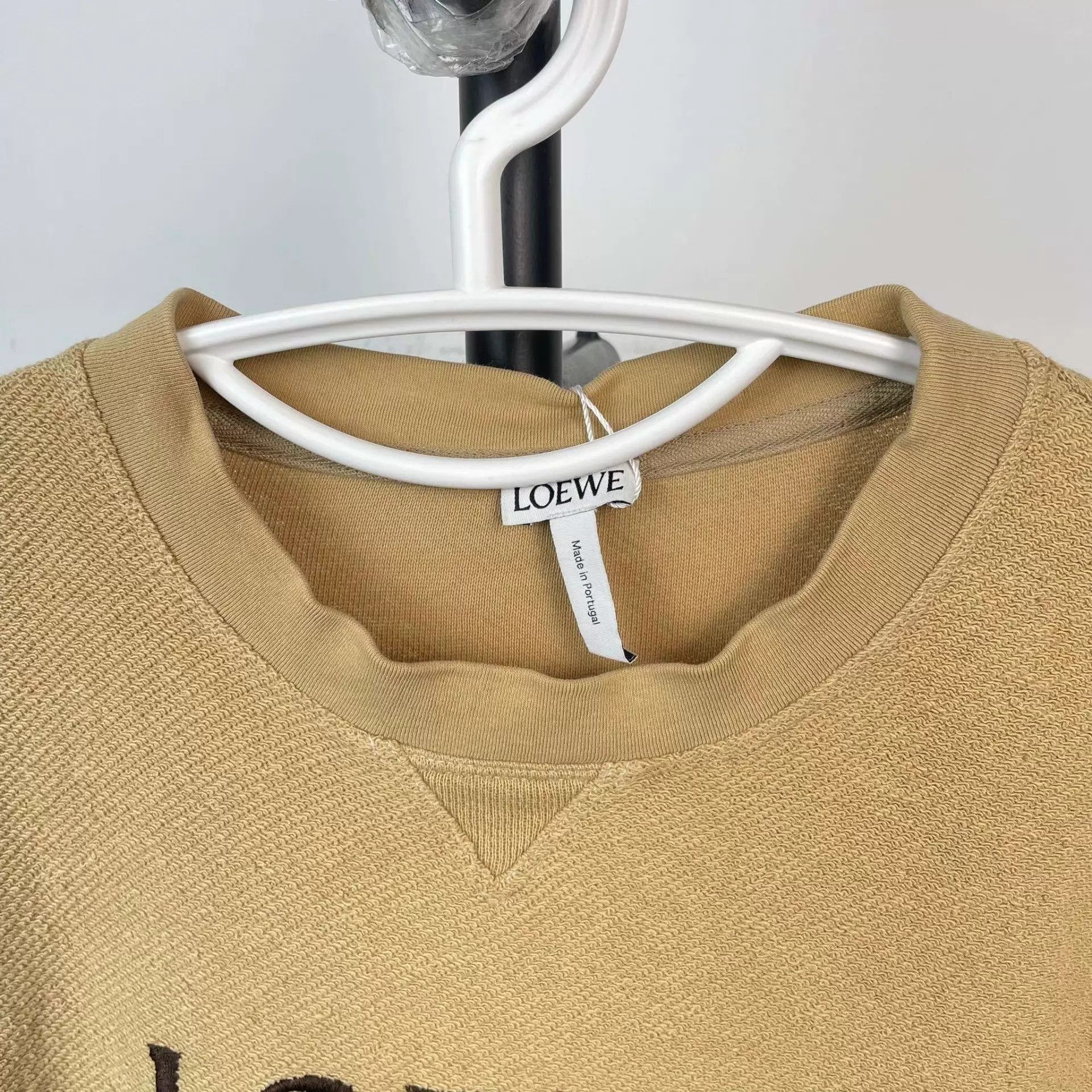 Loewe Beige Logo Print Long Sleeve Sweatshirt Size US L / EU 52-54 / 3 - 7 Thumbnail