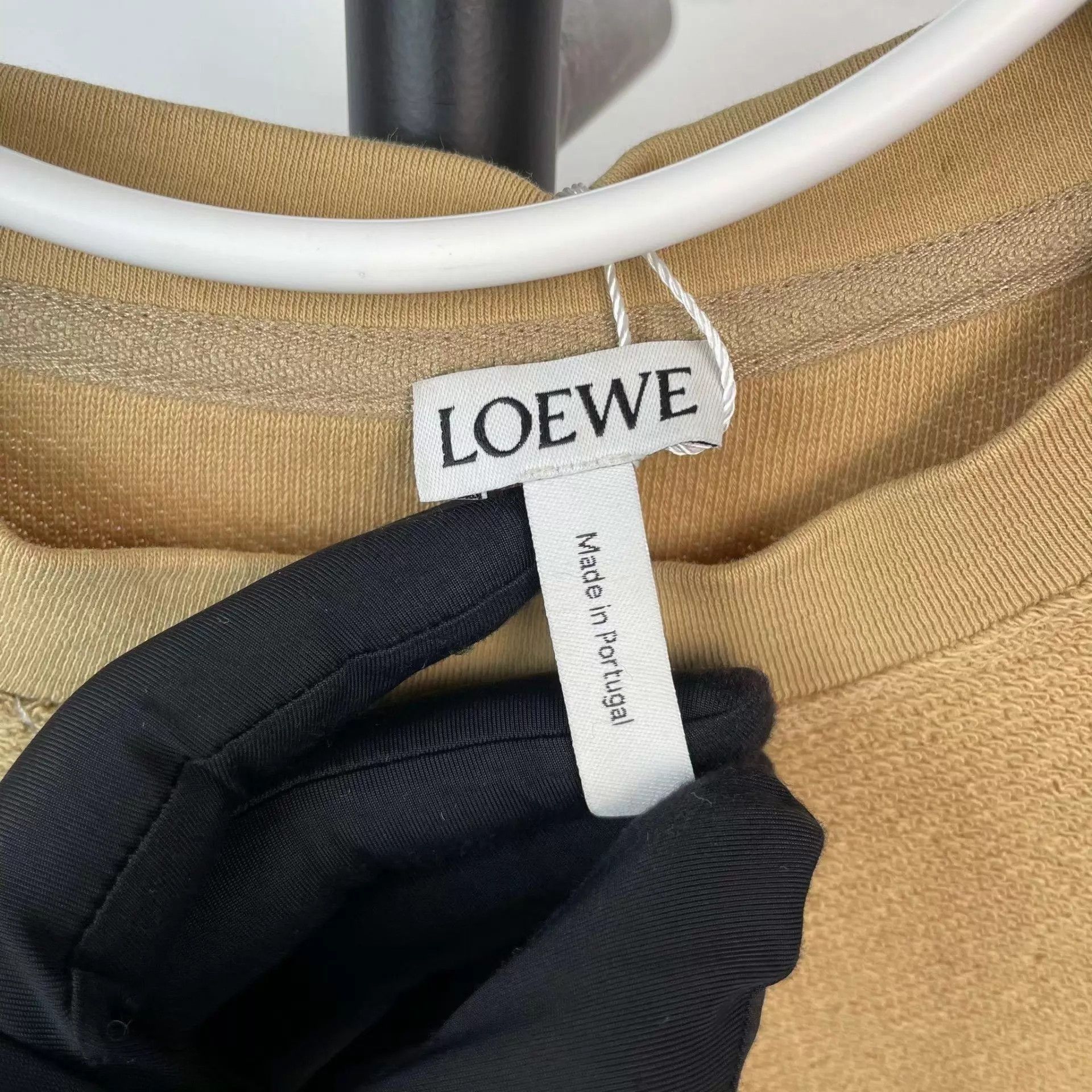 Loewe Beige Logo Print Long Sleeve Sweatshirt Size US L / EU 52-54 / 3 - 3 Thumbnail