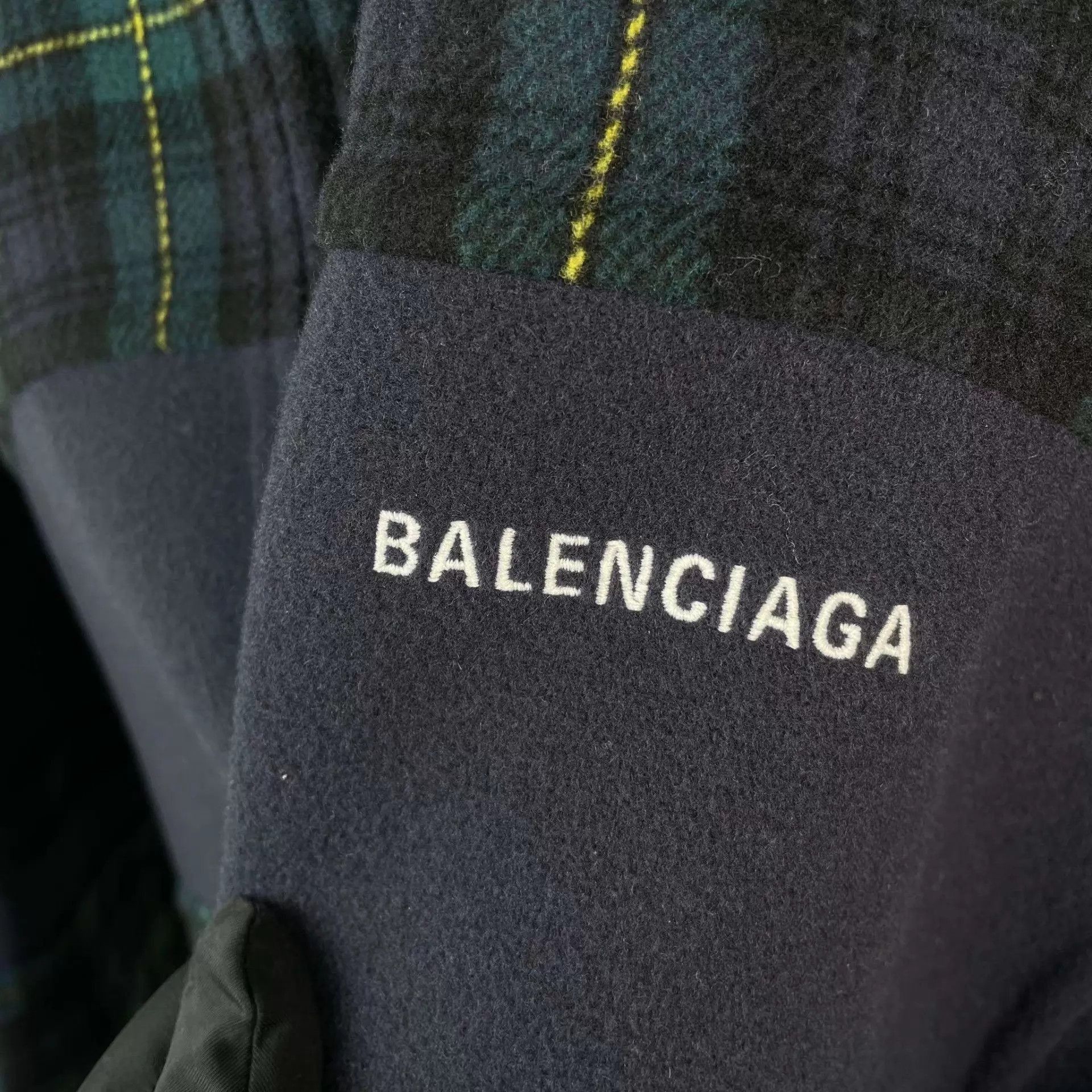 Balenciaga Multi Plaid Panel Zip-Front Jacket Size US S / EU 44-46 / 1 - 8 Thumbnail