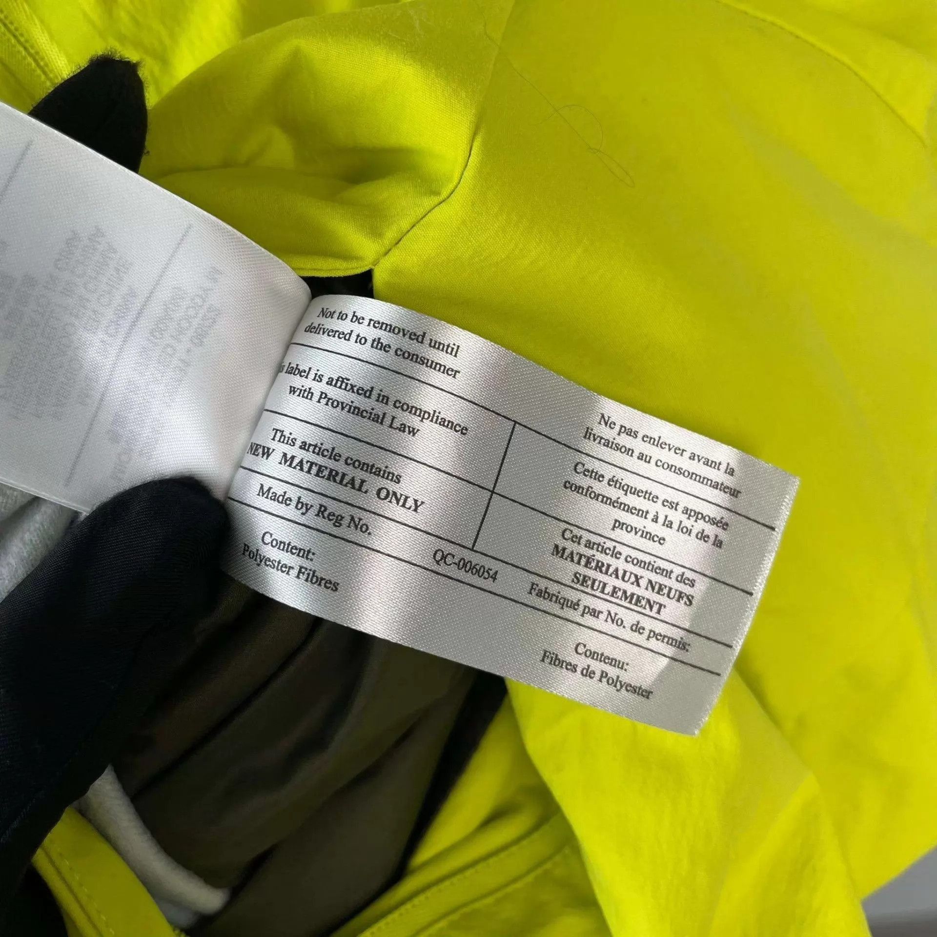 Arc'teryx Yellow Hooded Light Jacket Size M Size US M / EU 48-50 / 2 - 7 Thumbnail
