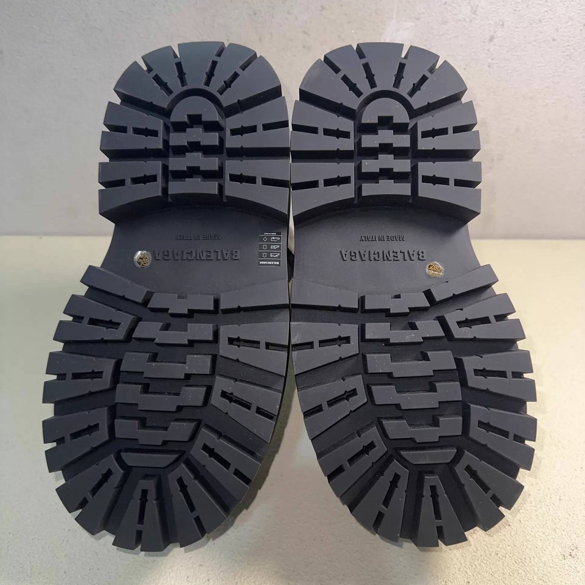 Balenciaga Black Platform Lace-Up Boots Size US 9 / EU 42 - 4 Thumbnail