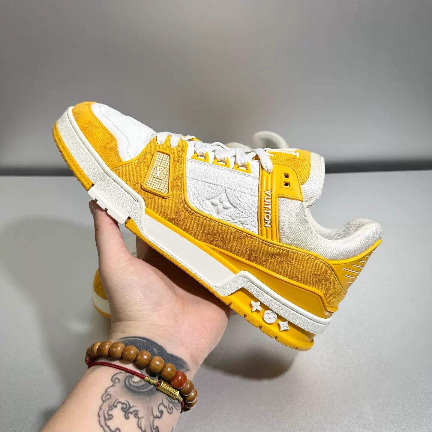 Louis Vuitton Yellow Low-Top Sneakers Size 9 Size US 9 / EU 42 - 9 Thumbnail