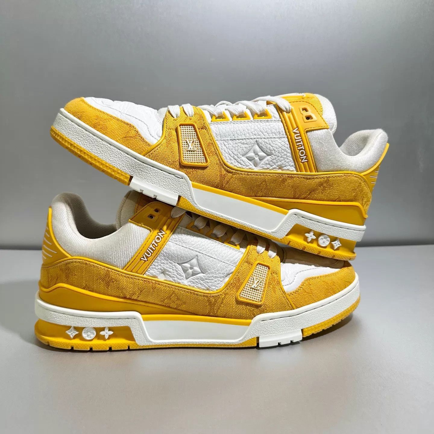 Louis Vuitton Yellow Low-Top Sneakers Size 9 Size US 9 / EU 42 - 3 Thumbnail