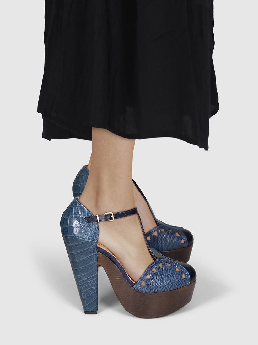 Robert Clergerie Blue Leather Platform Heels Size US 9.5 / IT 39.5 - 2 Thumbnail