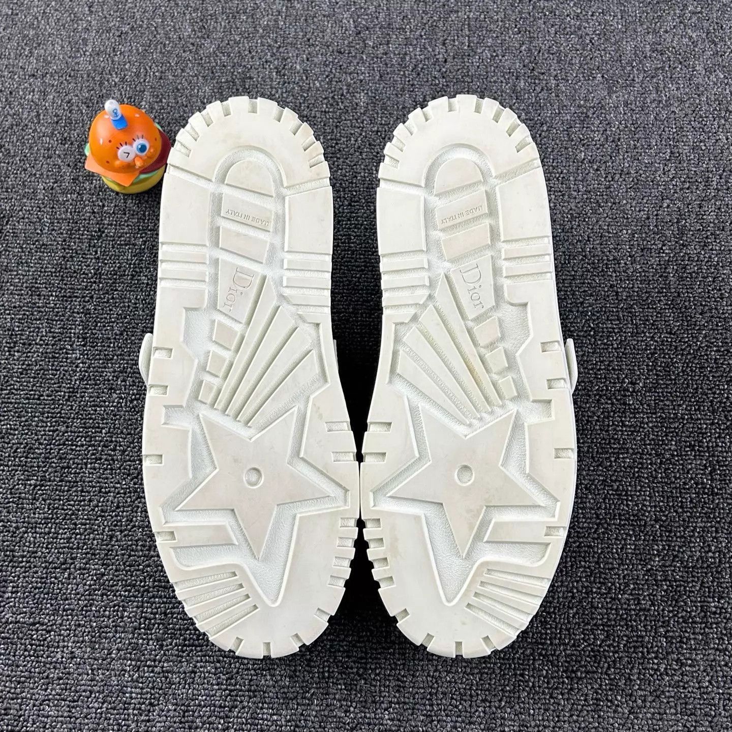 Dior White Low-Top Sneakers with Strap Detail Size US 6 / EU 39 - 6 Thumbnail