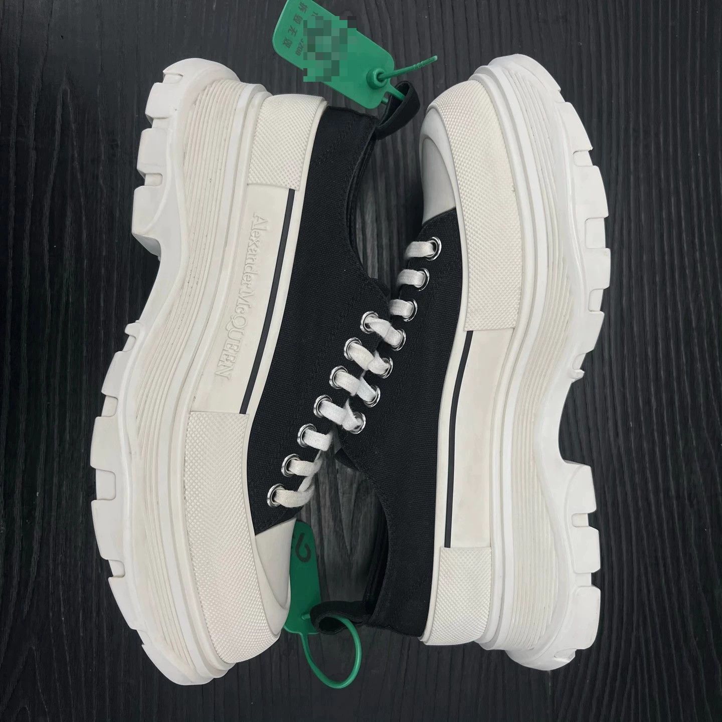 Alexander McQueen Black Low-Top Sneakers Platform Sole Size 9.5 Size US 9.5 / EU 42-43 - 2 Thumbnail