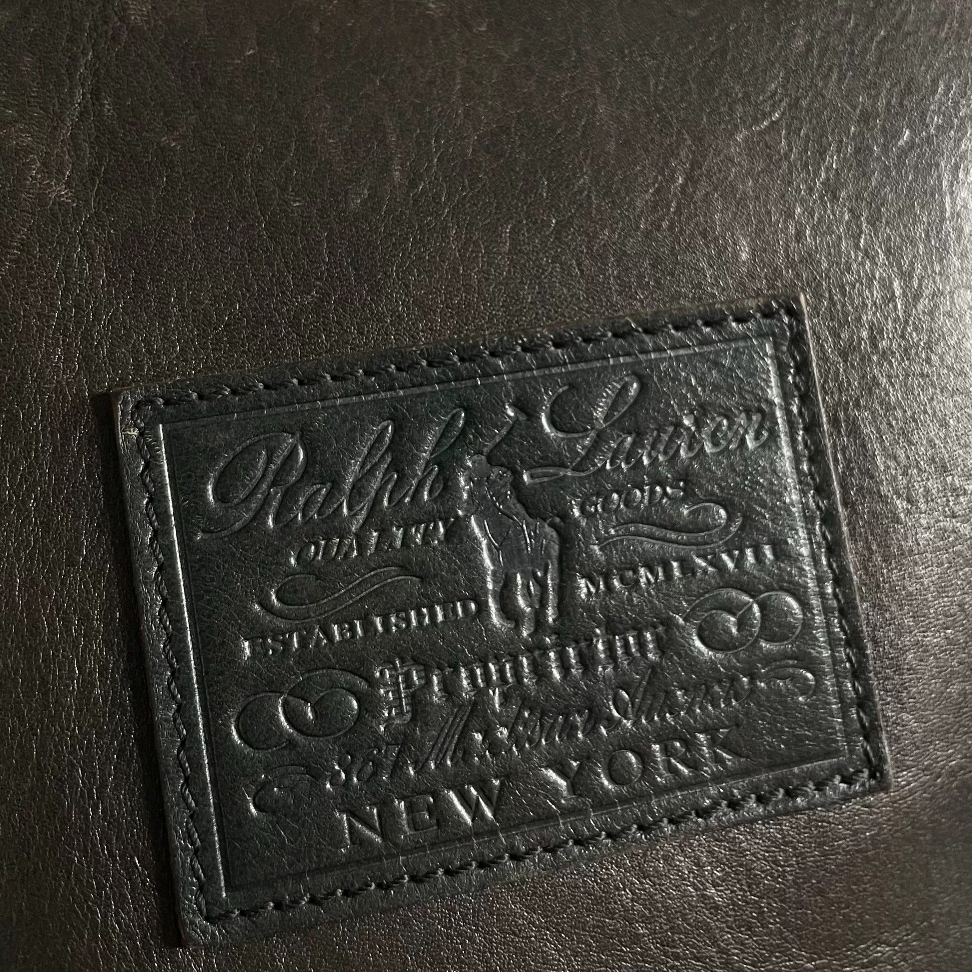 Ralph Lauren Purple Label Ralph Lauren Purple Label Waxed Leather Shoulder Bag Size ONE SIZE - 6 Thumbnail