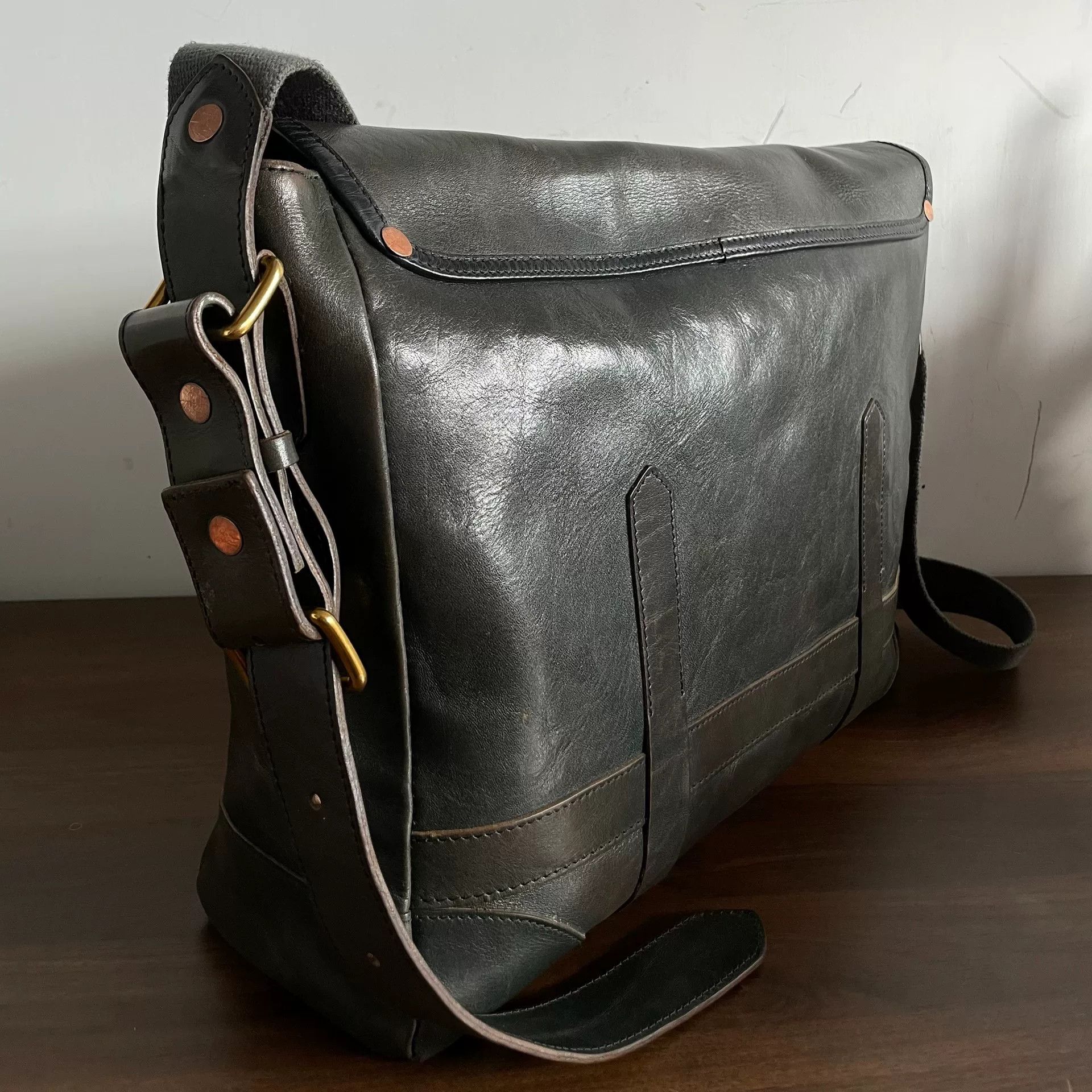Ralph Lauren Purple Label Ralph Lauren Purple Label Waxed Leather Shoulder Bag Size ONE SIZE - 3 Thumbnail
