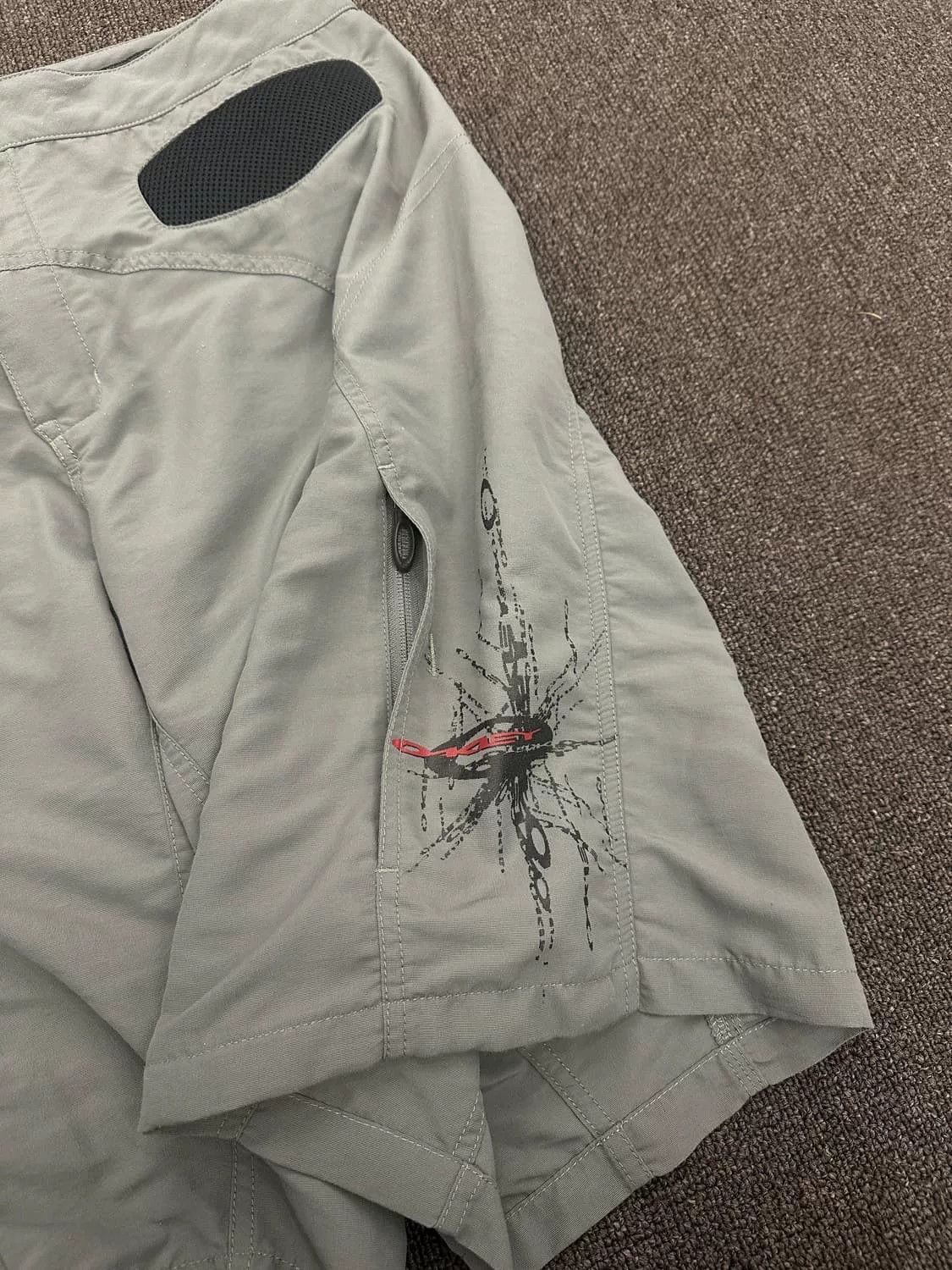 Oakley Oakley Vintage Functional Cargo Shorts Size US 32 / EU 48 - 2 Thumbnail