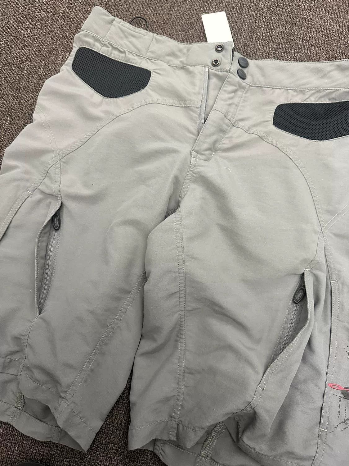 Oakley Oakley Vintage Functional Cargo Shorts Size US 32 / EU 48 - 3 Thumbnail
