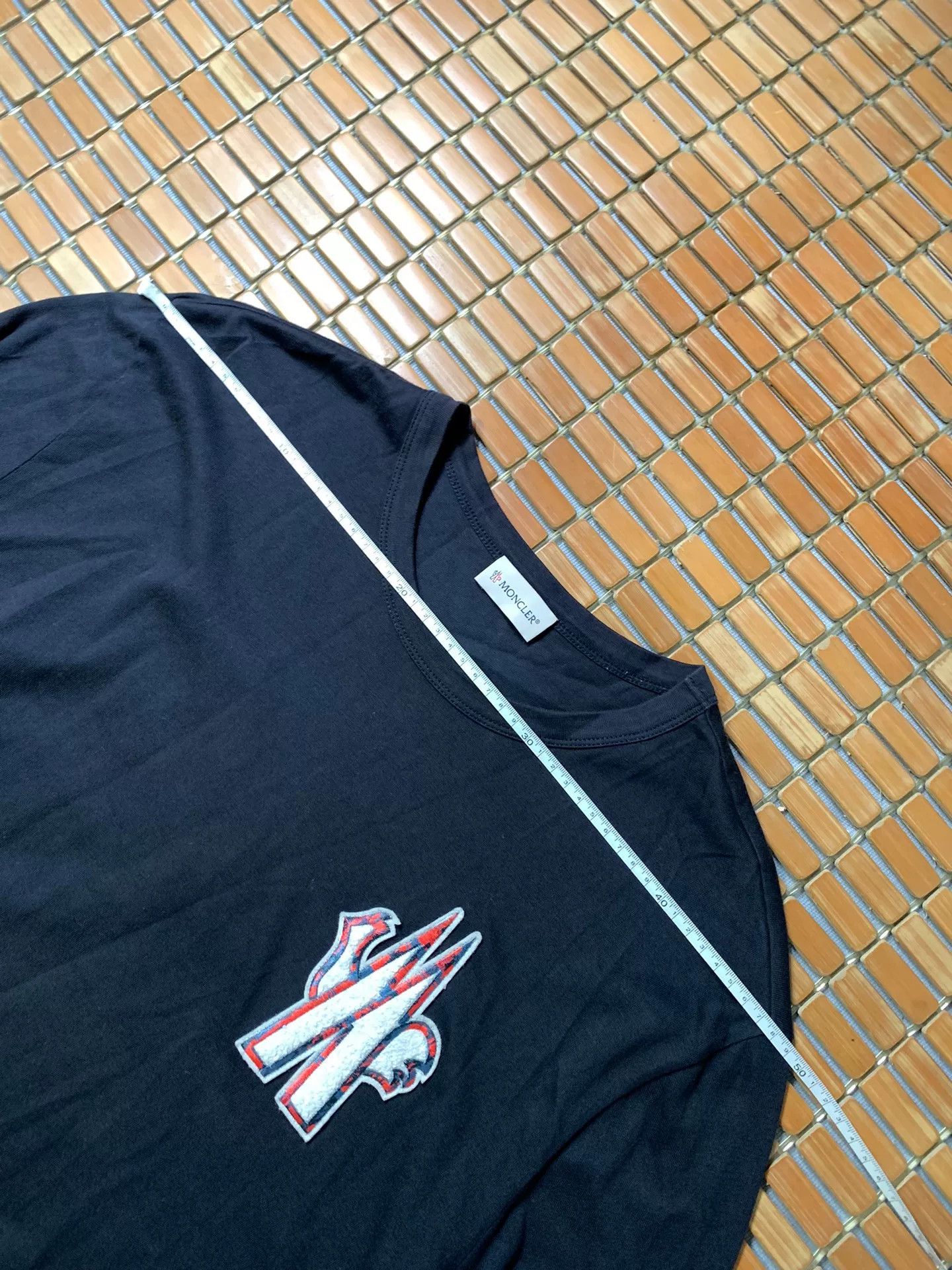 Moncler Moncler Chest Embroidered Long-Sleeve T-Shirt Size US M / EU 48-50 / 2 - 5 Thumbnail