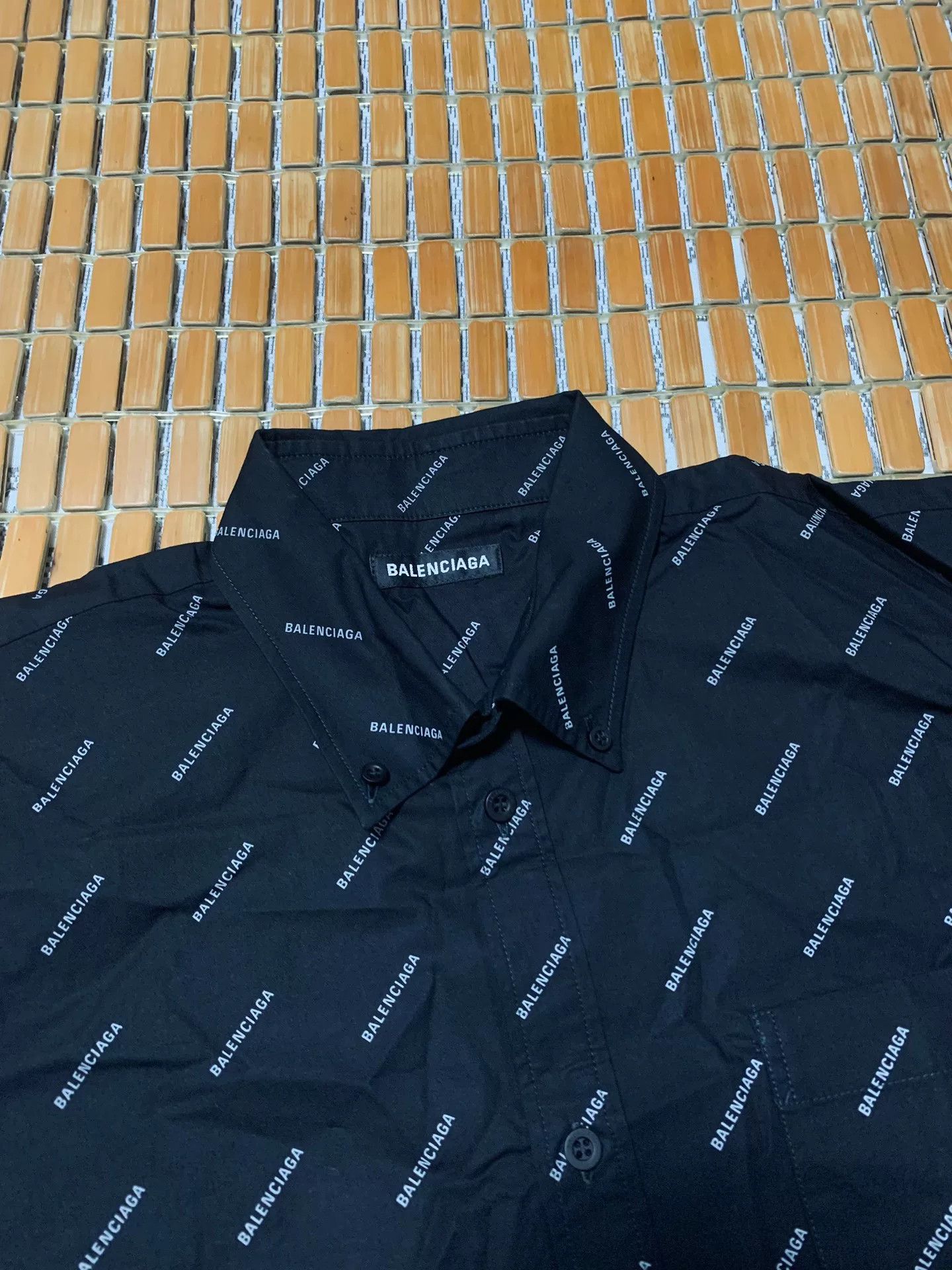Balenciaga Balenciaga All-Over Print Short-Sleeve Shirt Size US M / EU 48-50 / 2 - 2 Thumbnail