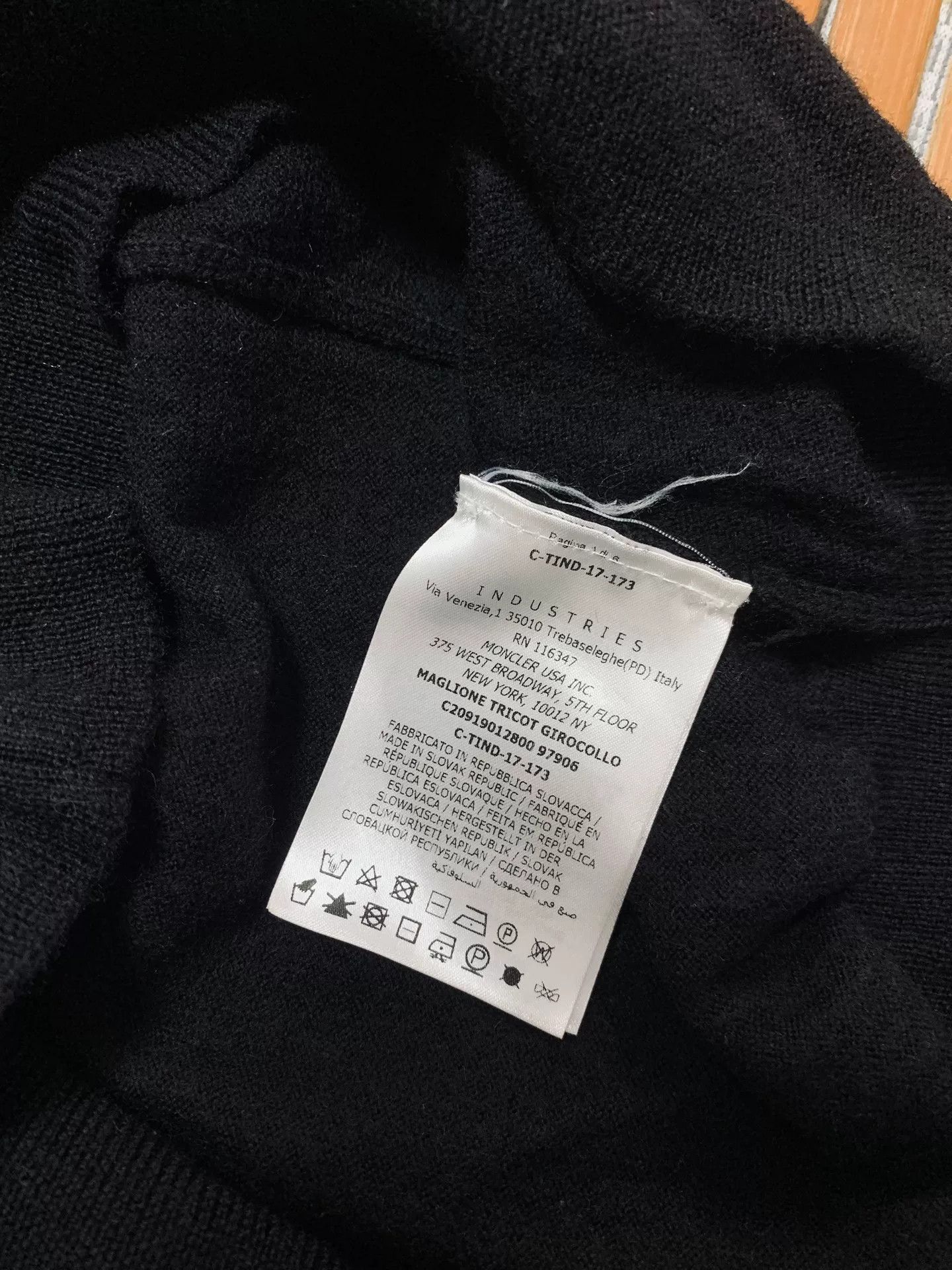 Moncler Moncler Classic Sleeve Logo Wool Sweater Size US M / EU 48-50 / 2 - 4 Thumbnail