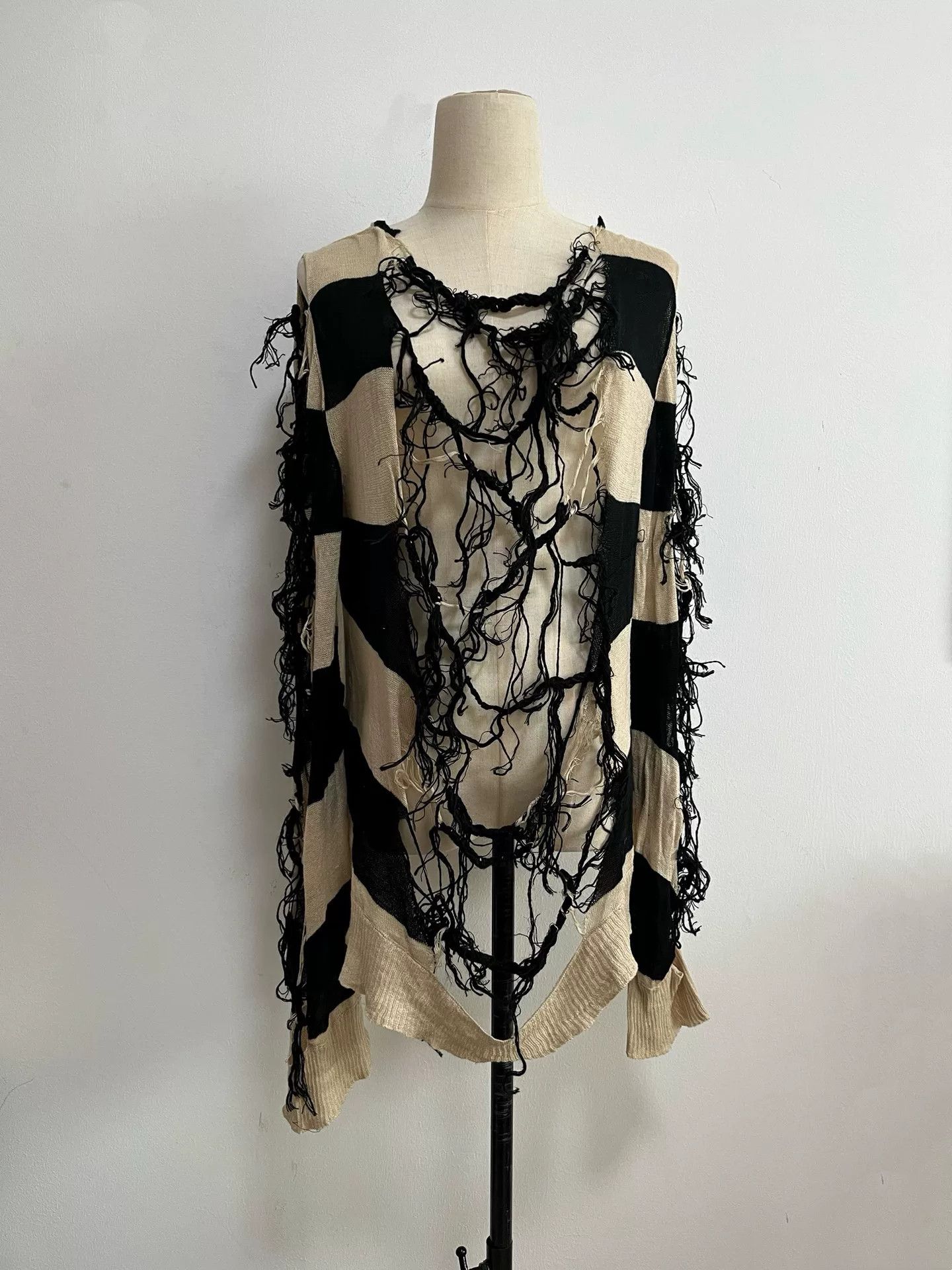 Nozomi Ishiguro Nozomi Ishiguro Torn Sweater Top Size M / US 6-8 / IT 42-44 - 2 Thumbnail