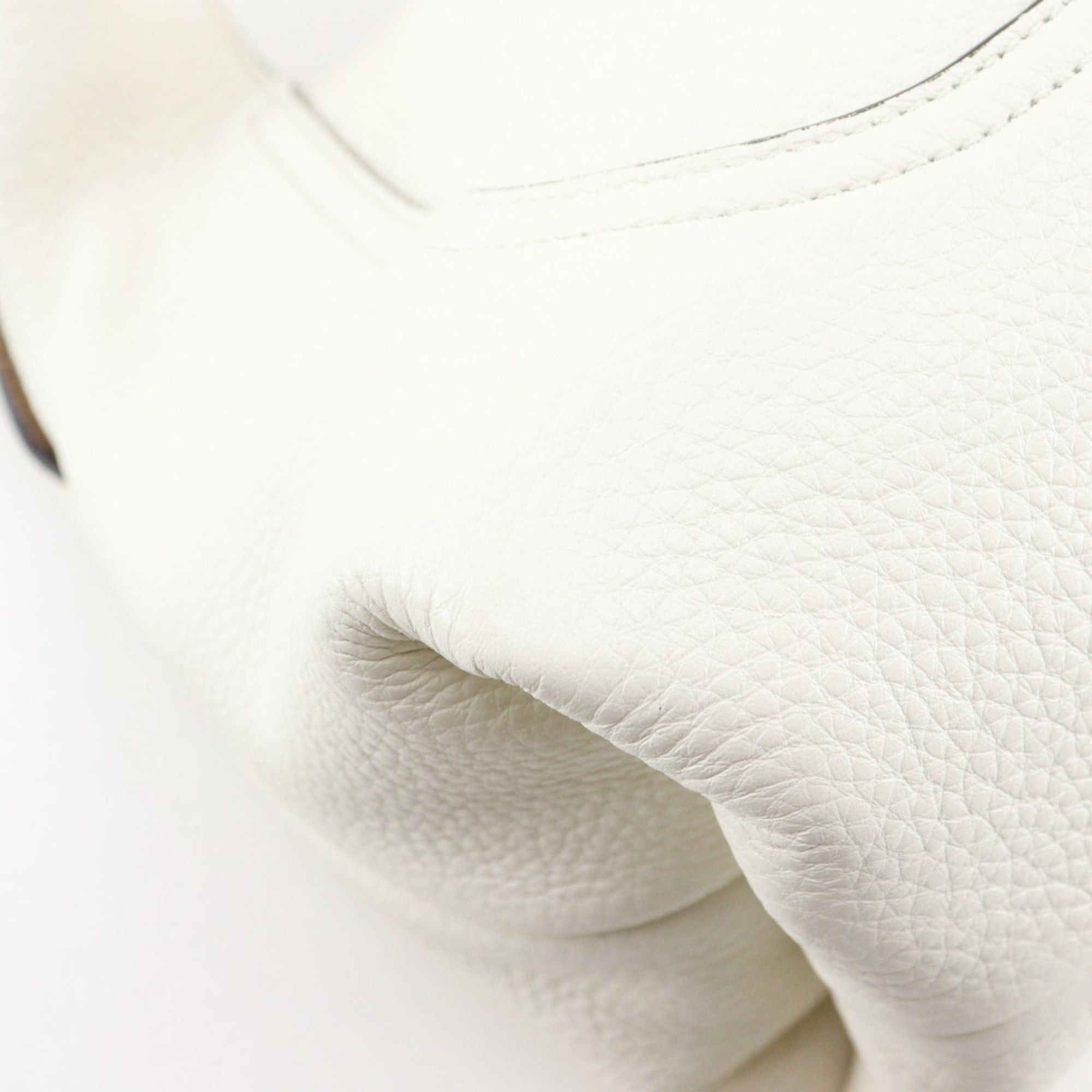 Gucci Gucci Soft Bit Small Handbag, Calfskin, White, A5 size, Magnetic closure, Women's. Size ONE SIZE - 5 Thumbnail