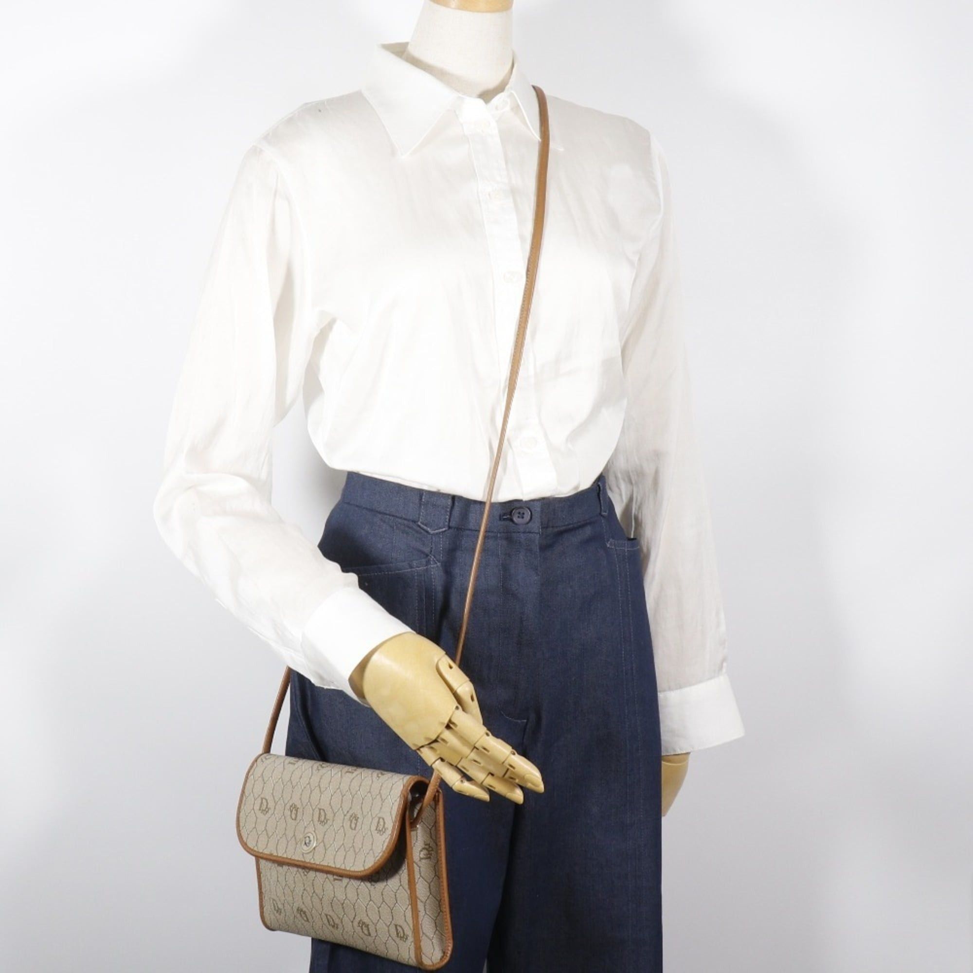 Dior Christian Dior Honeycomb Pattern Shoulder Bag, Vintage PVC, Beige, Magnetic Closure, Women's. Size ONE SIZE - 19 Thumbnail
