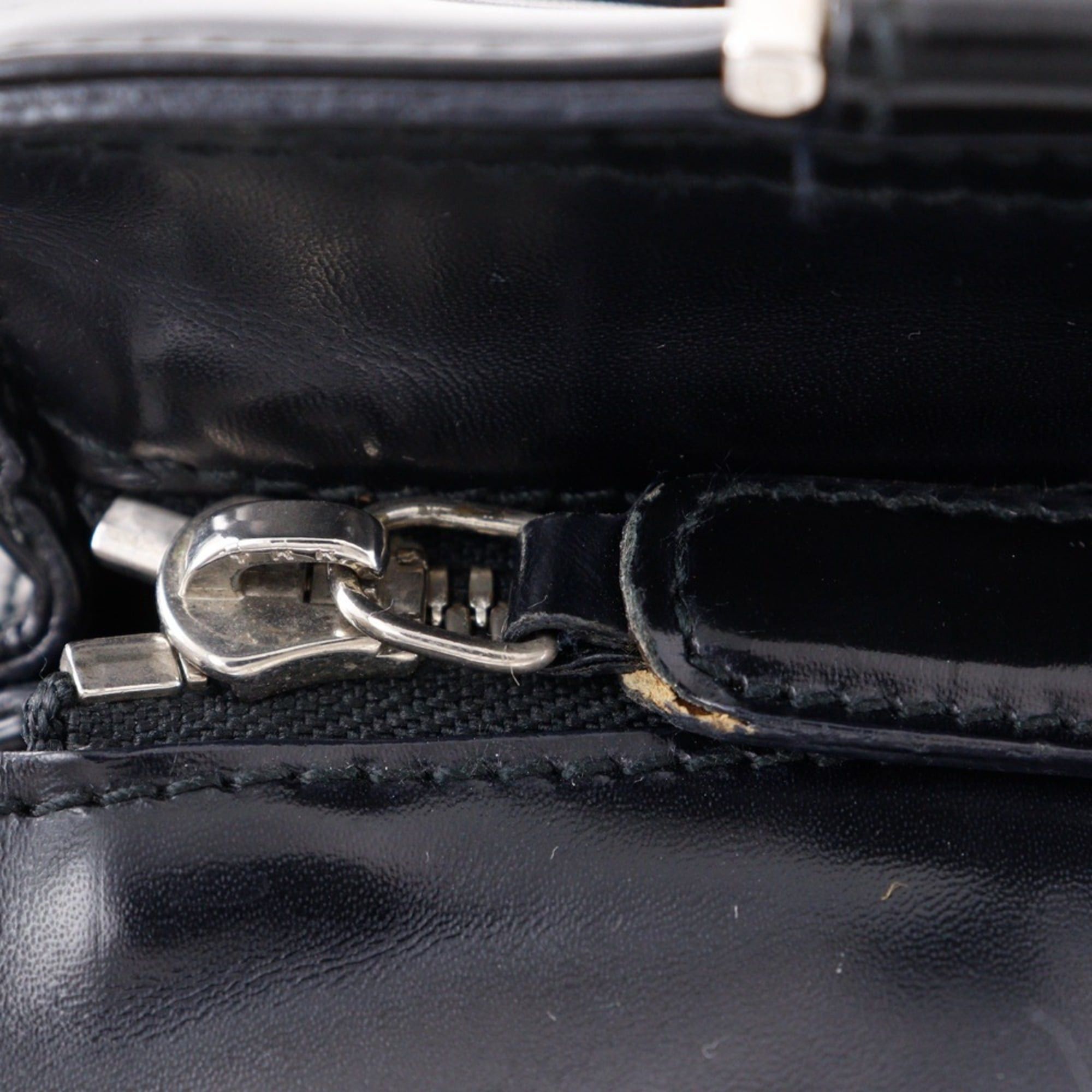 Salvatore Ferragamo Salvatore Ferragamo Gancini Handbag AQ-21 0167 Calfskin Black A5 Zipper Women's Size ONE SIZE - 18 Thumbnail