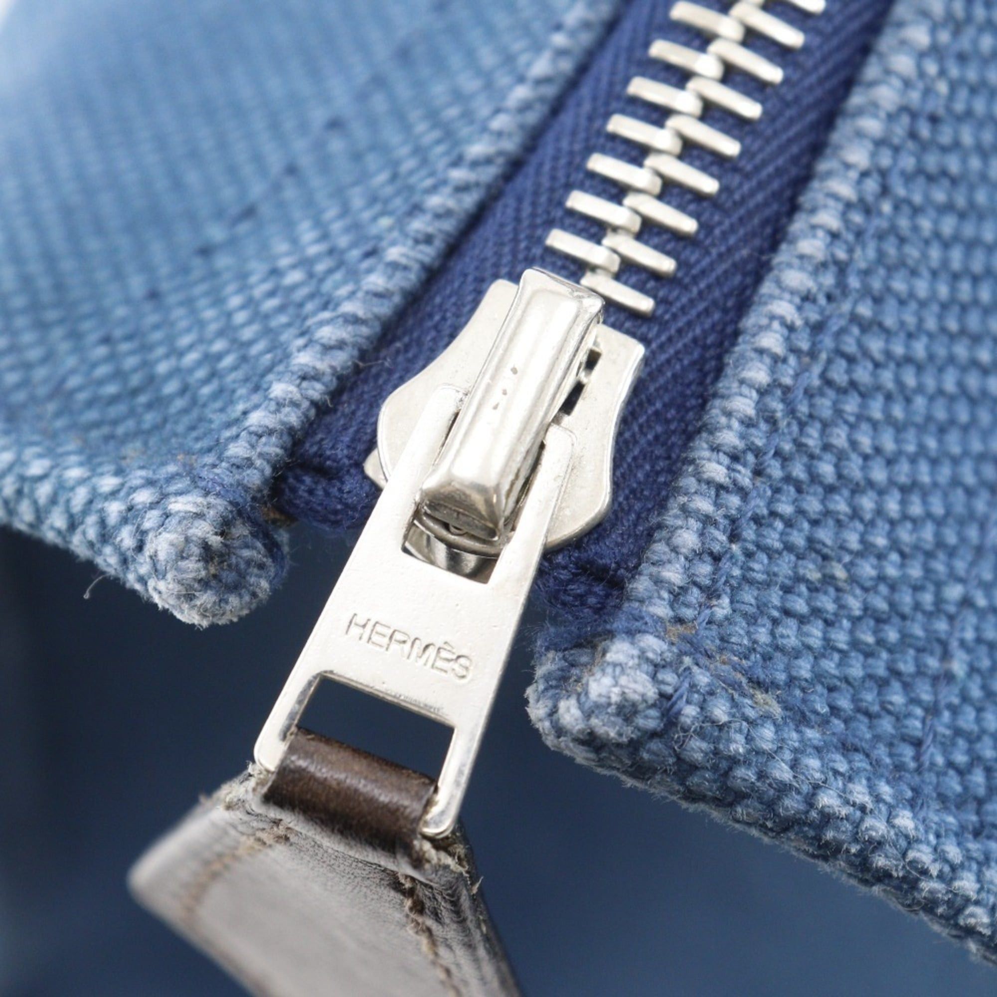 Hermes Hermes Cavasmira PM handbag, Medor hardware, canvas, 2008 model, navy blue, □L size, A4 zipper closure, unisex. Size ONE SIZE - 16 Thumbnail