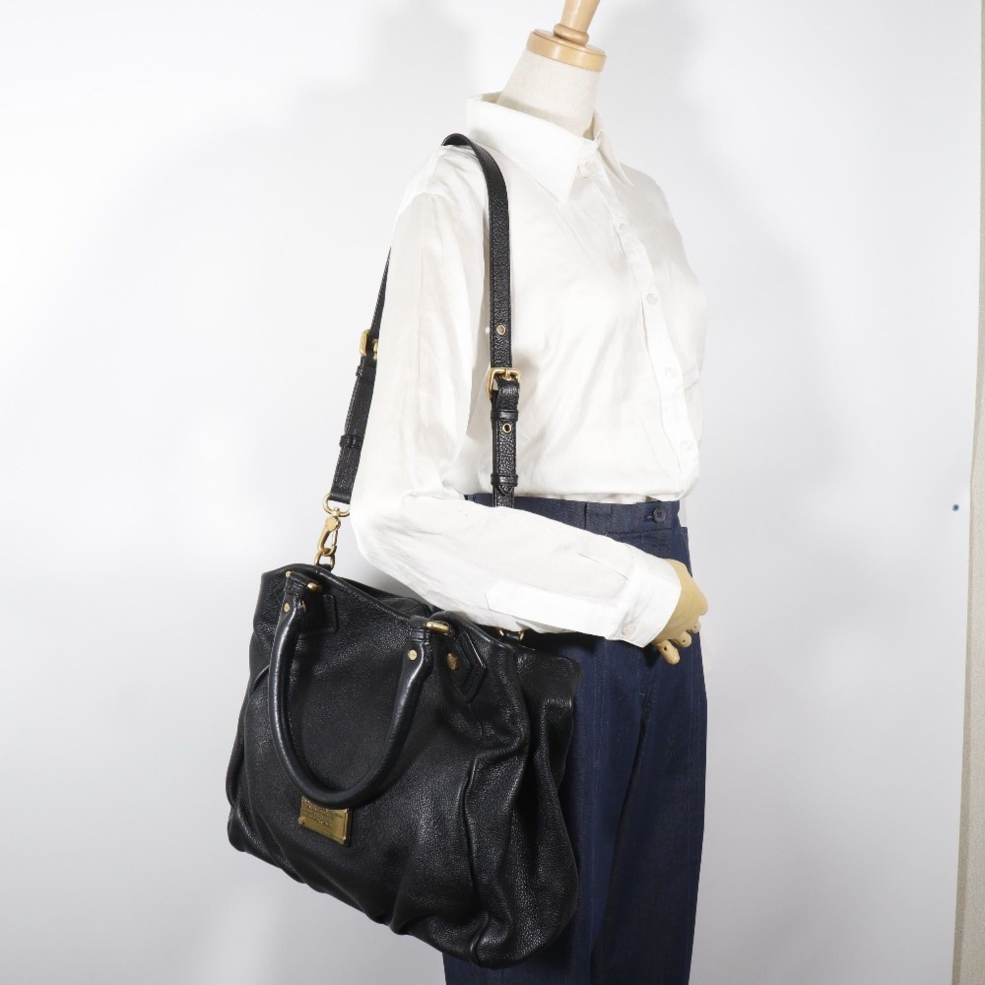Marc by Marc Jacobs Marc by Marc Jacobs Marc by Jacobs Core Classic Q Fran Tote Bag, 2-Way Shoulder M3PE104, Leather, Black, 2-way, A4 size, Magnetic closure, Women's. Size ONE SIZE - 16 Thumbnail
