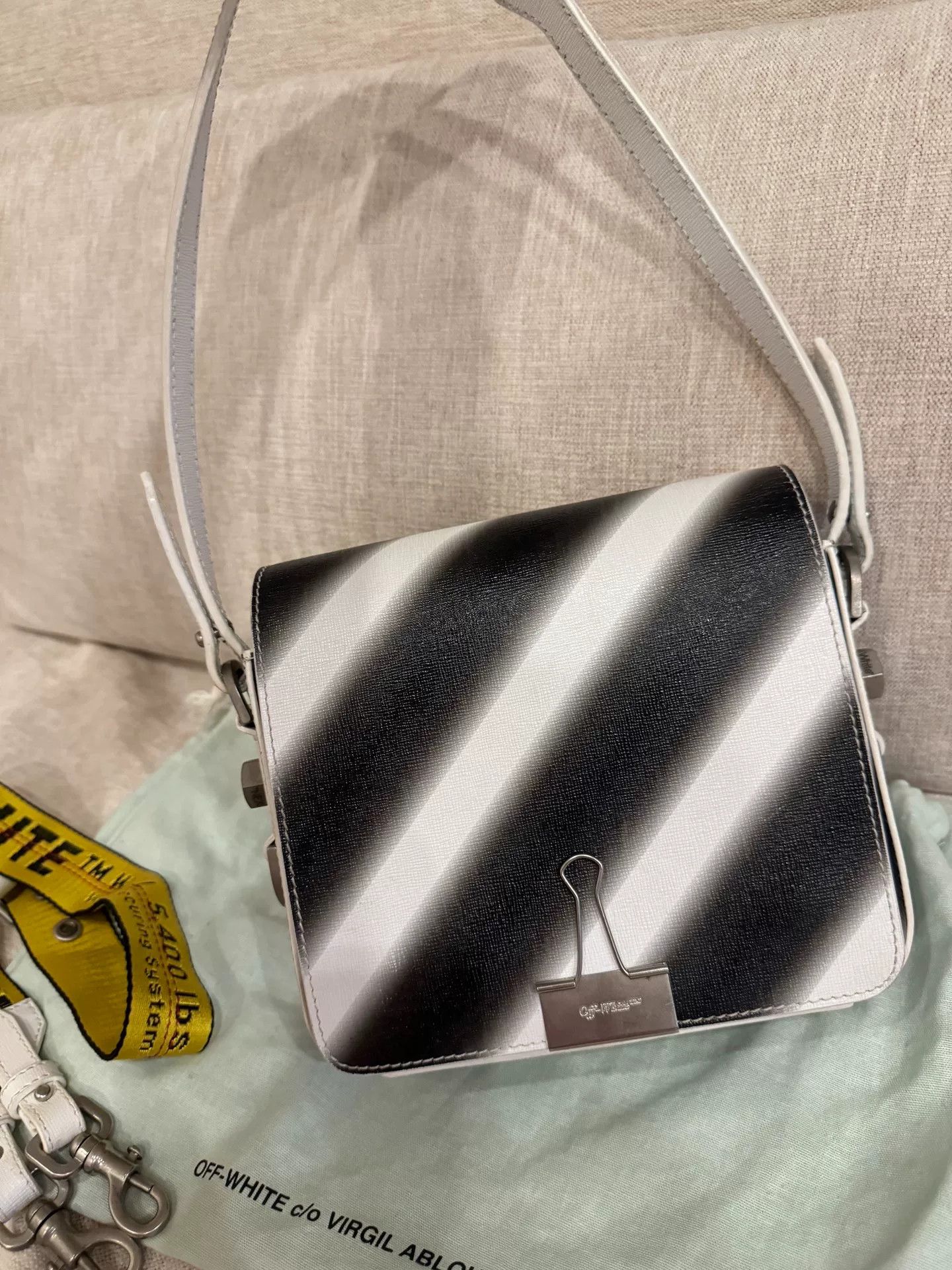 Off-White Off White Black White Clip Tofu Bag Size ONE SIZE - 2 Thumbnail