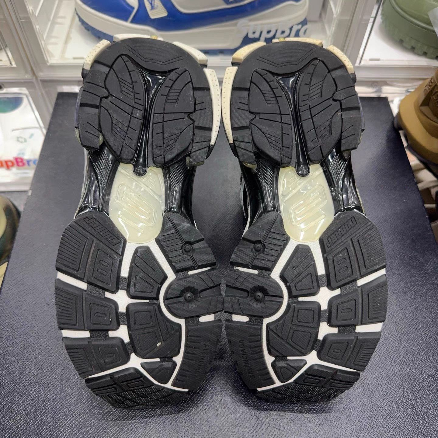 Balenciaga Black High-Top Sneakers with Bold Pattern Size US 7 / EU 40 - 4 Thumbnail