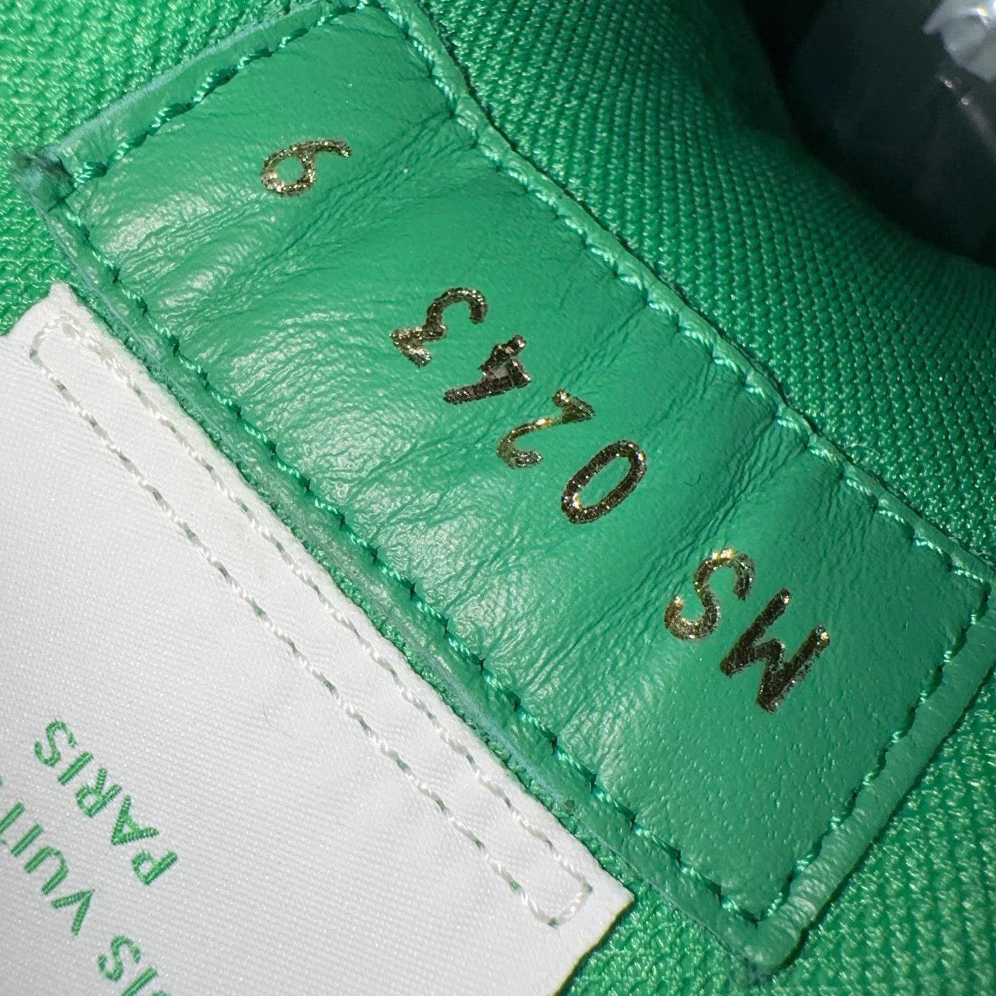 Louis Vuitton Green and White Low-Top Sneakers Size US 10 / EU 43 - 2 Thumbnail
