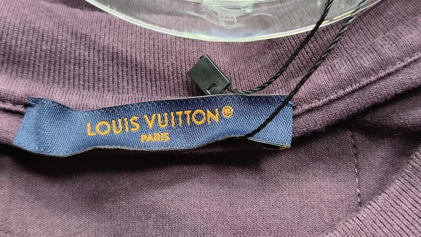 Louis Vuitton Purple Short-Sleeve Crewneck Shirt Size US XL / EU 56 / 4 - 3 Thumbnail