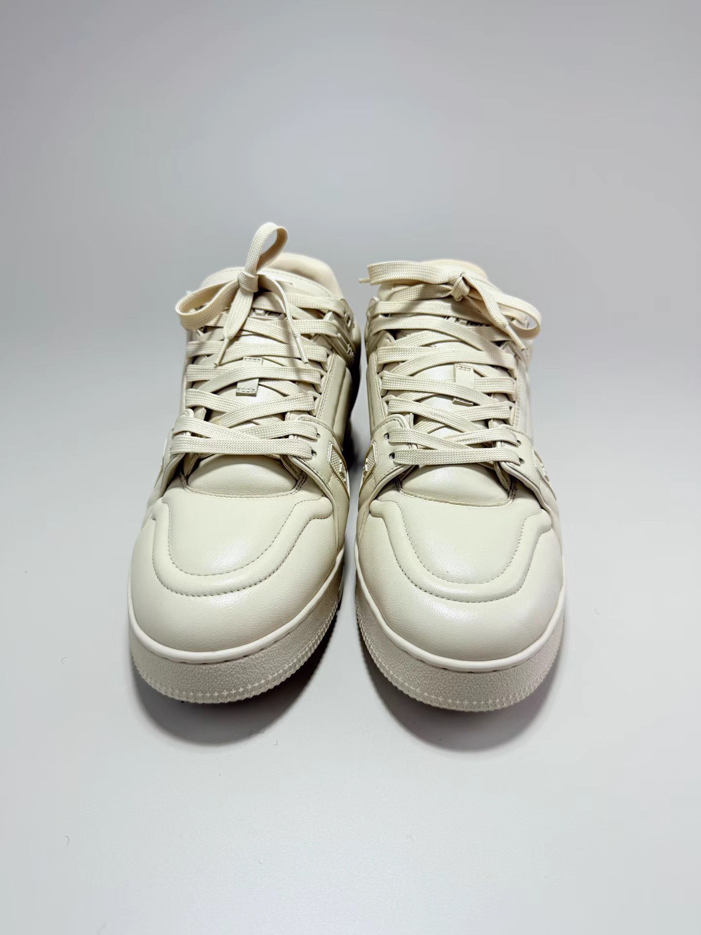 Louis Vuitton White Low-Top Sneakers Size 10 Size US 10 / EU 43 - 2 Thumbnail