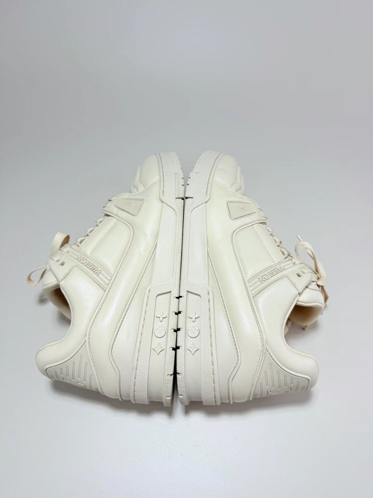 Louis Vuitton White Low-Top Sneakers Size 10 Size US 10 / EU 43 - 5 Thumbnail
