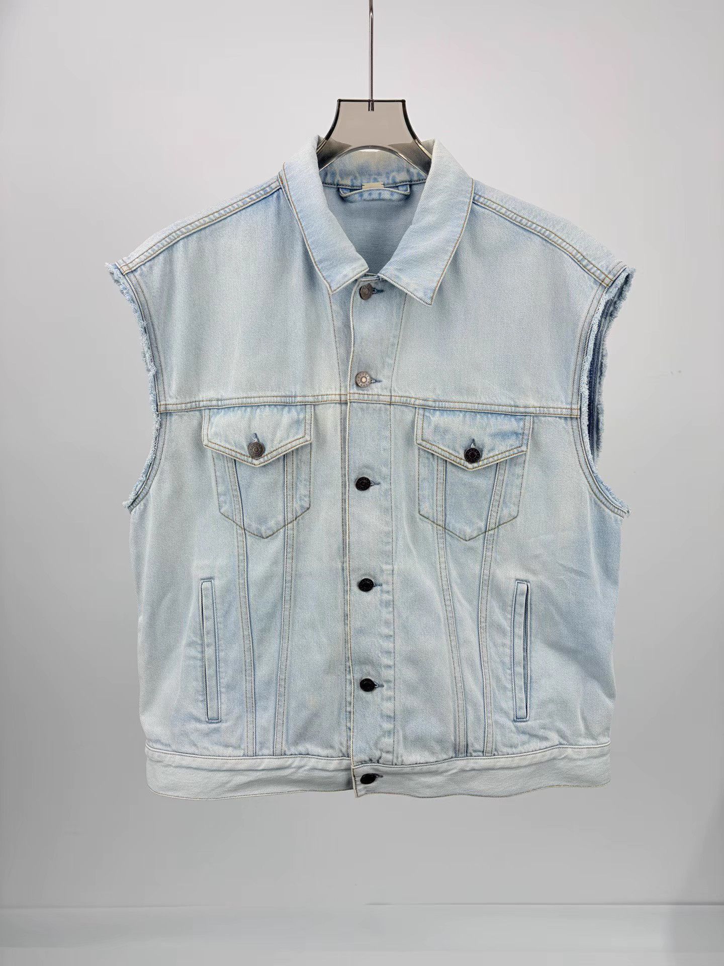 Gucci Blue Denim Vest with Embroidered Back Detail Size US M / EU 48-50 / 2 - 2 Thumbnail