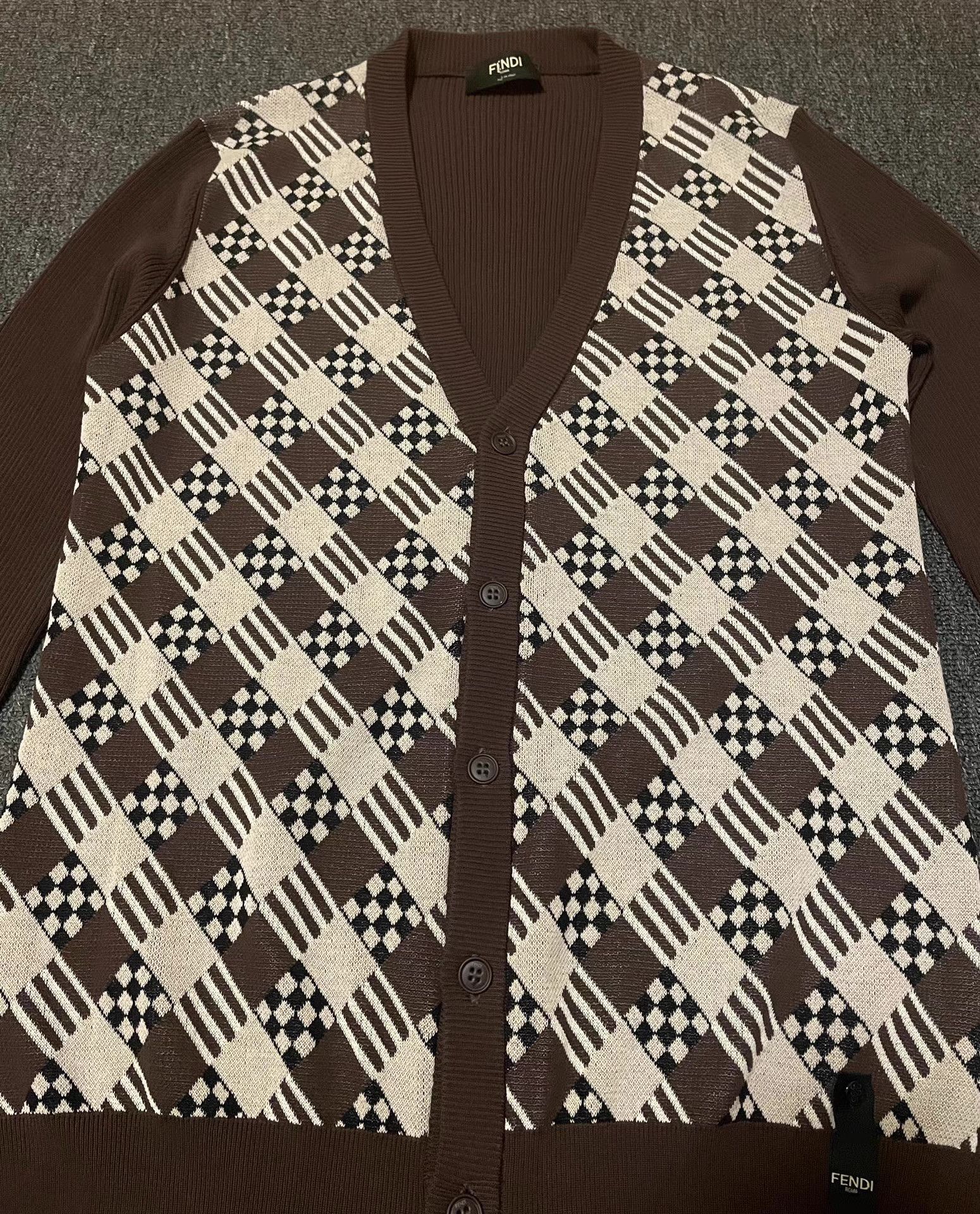 Fendi Multi-Color Patterned V-Neck Button Cardigan Size US M / EU 48-50 / 2 - 2 Thumbnail