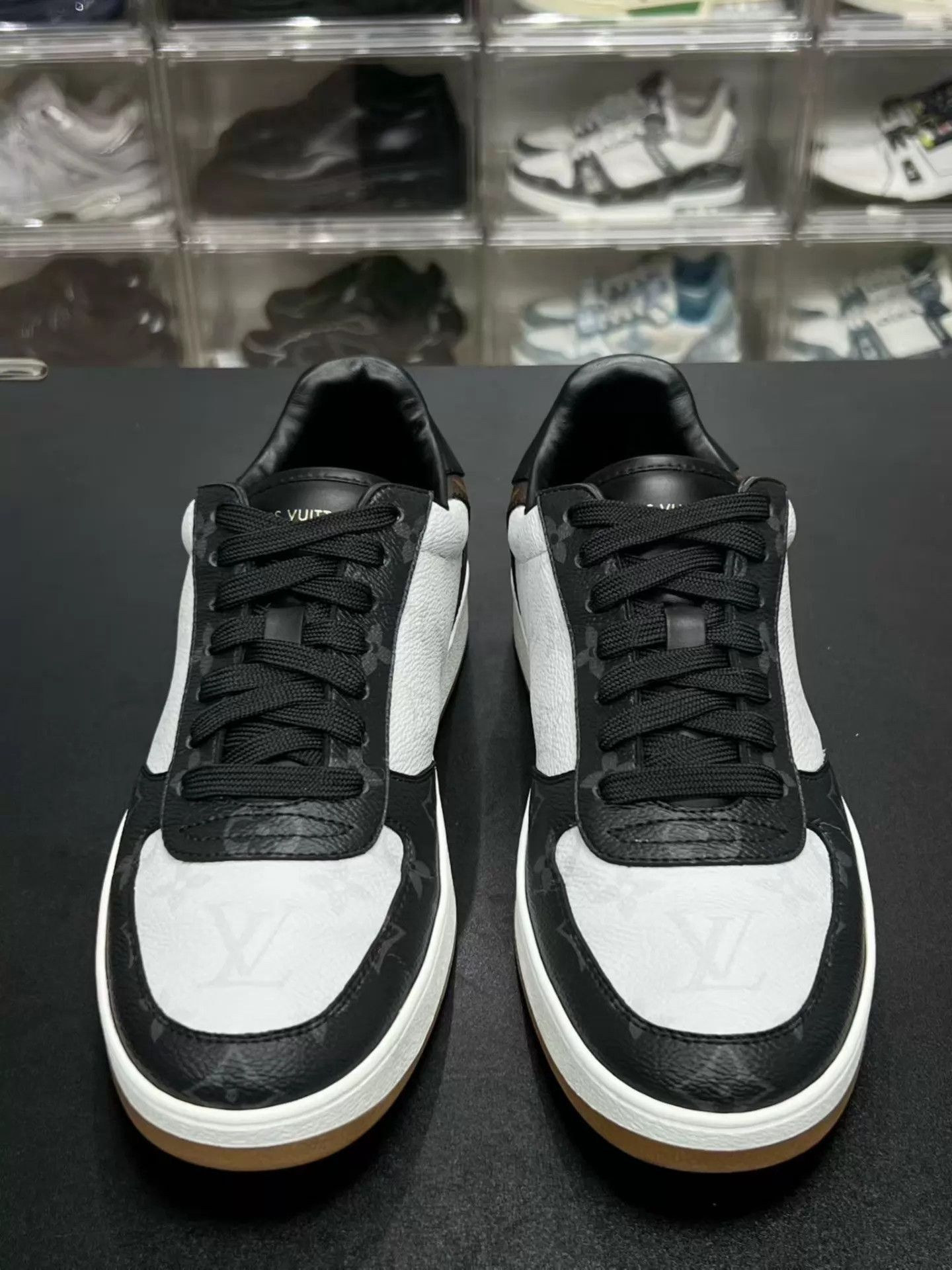 Louis Vuitton Multi Color Low-Top Sneakers Size 7 Size US 7 / EU 40 - 2 Thumbnail