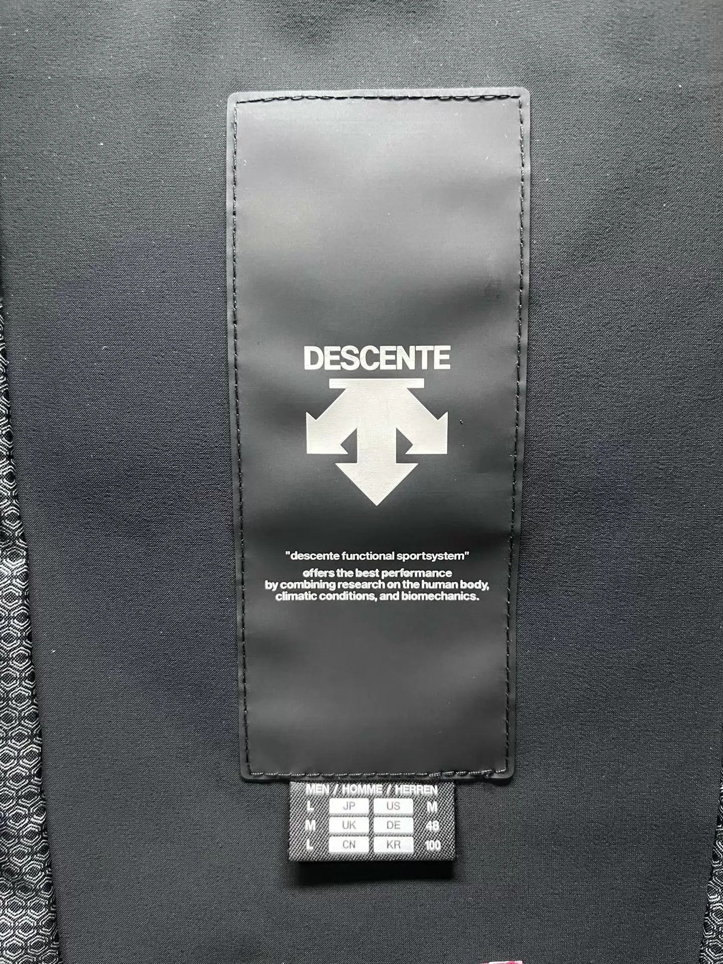 Descente Black Puffer Jacket with Logos - Size L Size US L / EU 52-54 / 3 - 3 Thumbnail