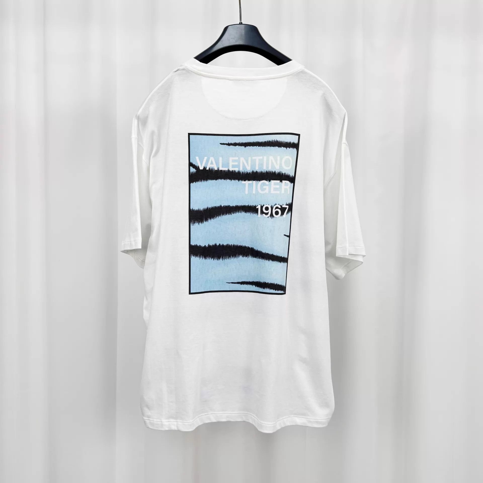 Valentino White Tiger Stripe Short Sleeve Shirt Size US M / EU 48-50 / 2 - 2 Thumbnail